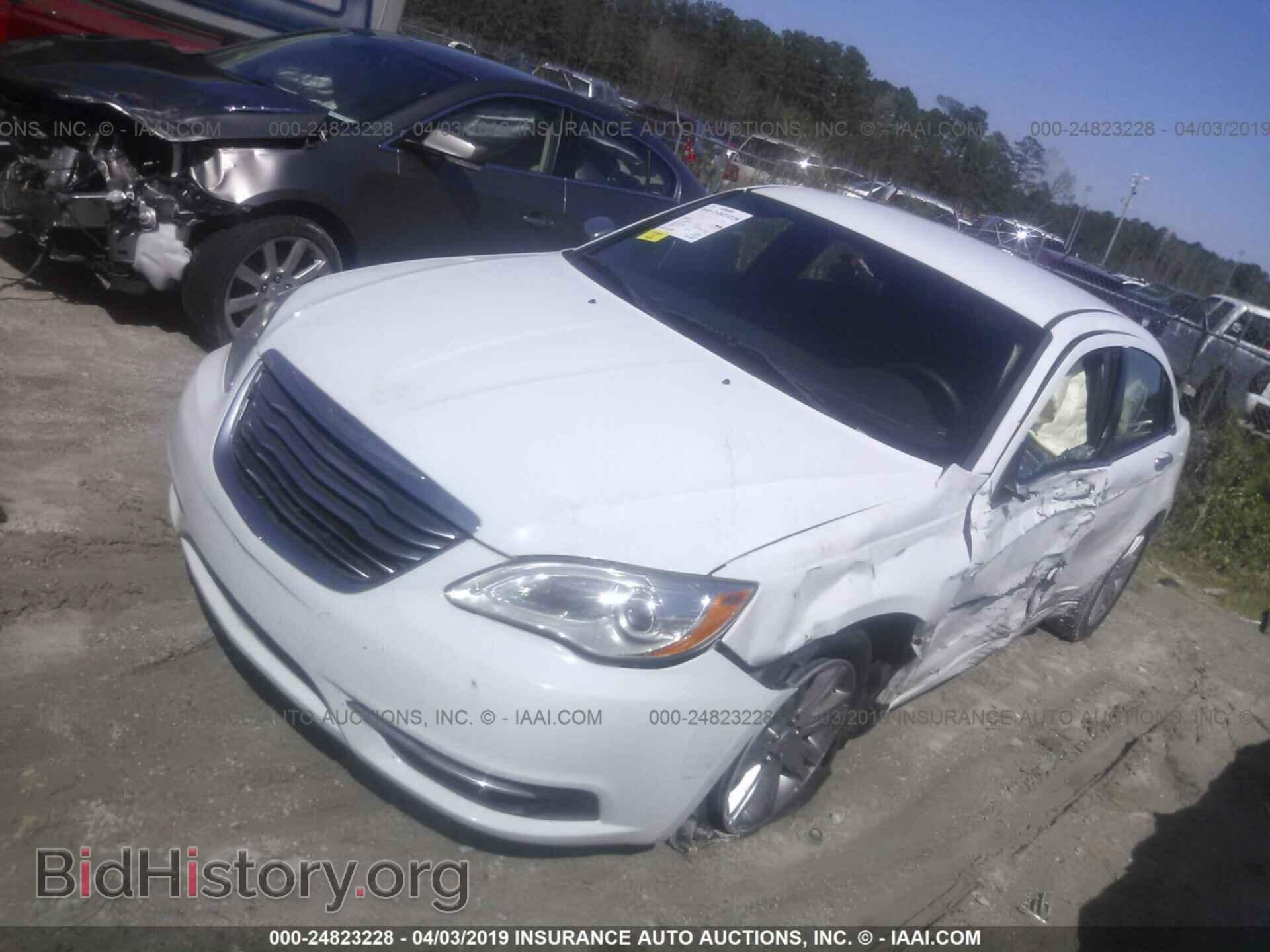 2013 CHRYSLER 200 - VIN: 1C3CCBAB8DN640308 - Фото 2