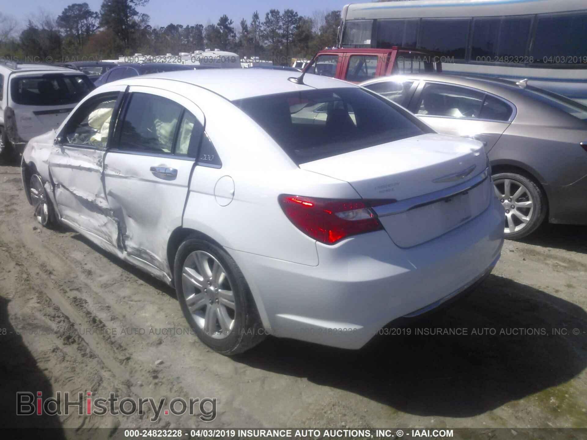 2013 CHRYSLER 200 - VIN: 1C3CCBAB8DN640308 - Фото 3