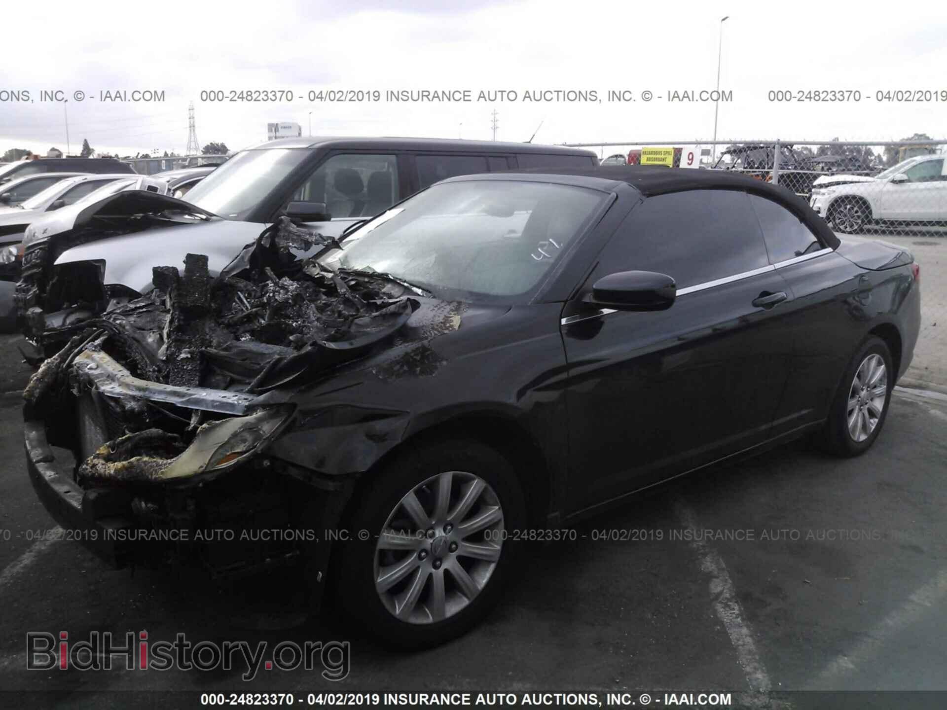 2011 CHRYSLER 200 - VIN: 1C3BC2EB5BN620455 - Photo 2