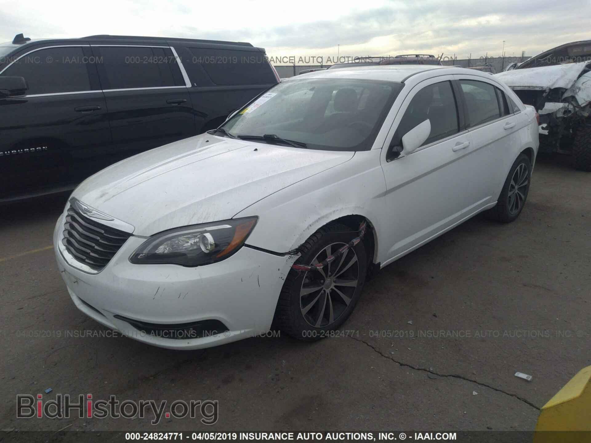2014 CHRYSLER 200 - VIN: 1C3CCBBG2EN180302 - Фото 2