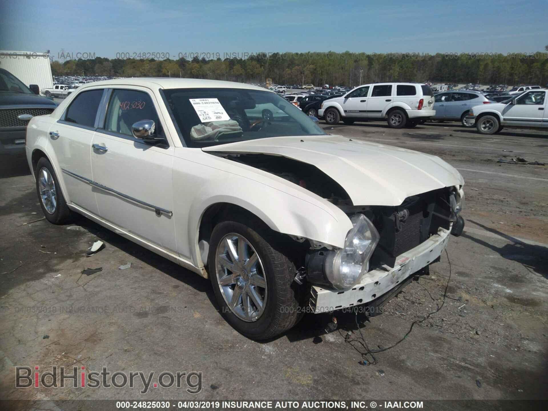 Фотография 2C3CA6CTXAH126449 - CHRYSLER 300C 2010