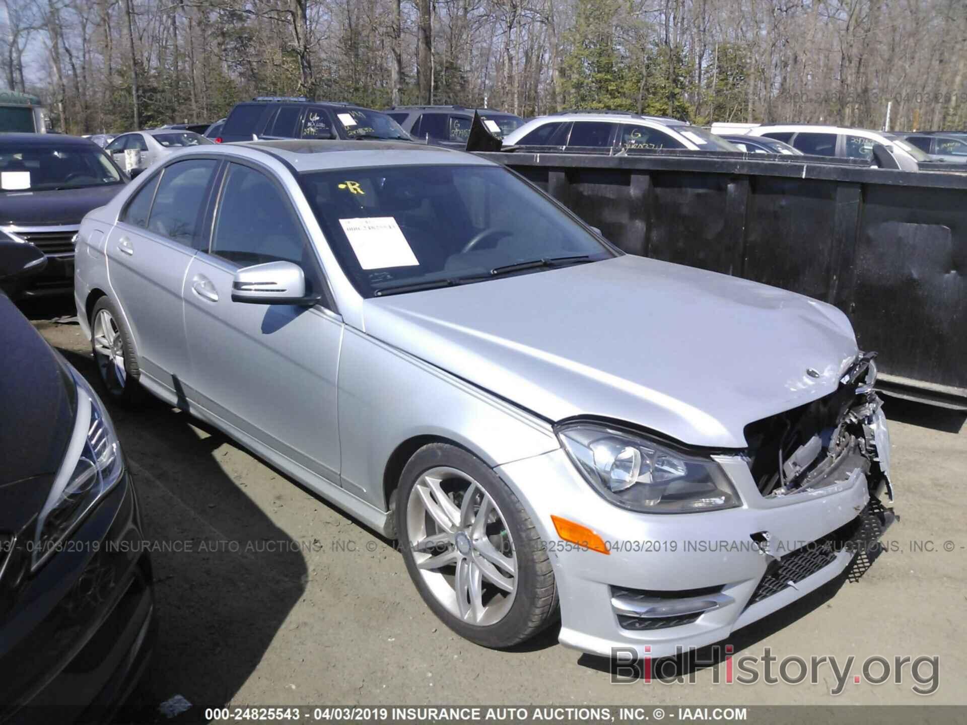 Photo WDDGF8BB0CR229634 - MERCEDES-BENZ C 2012