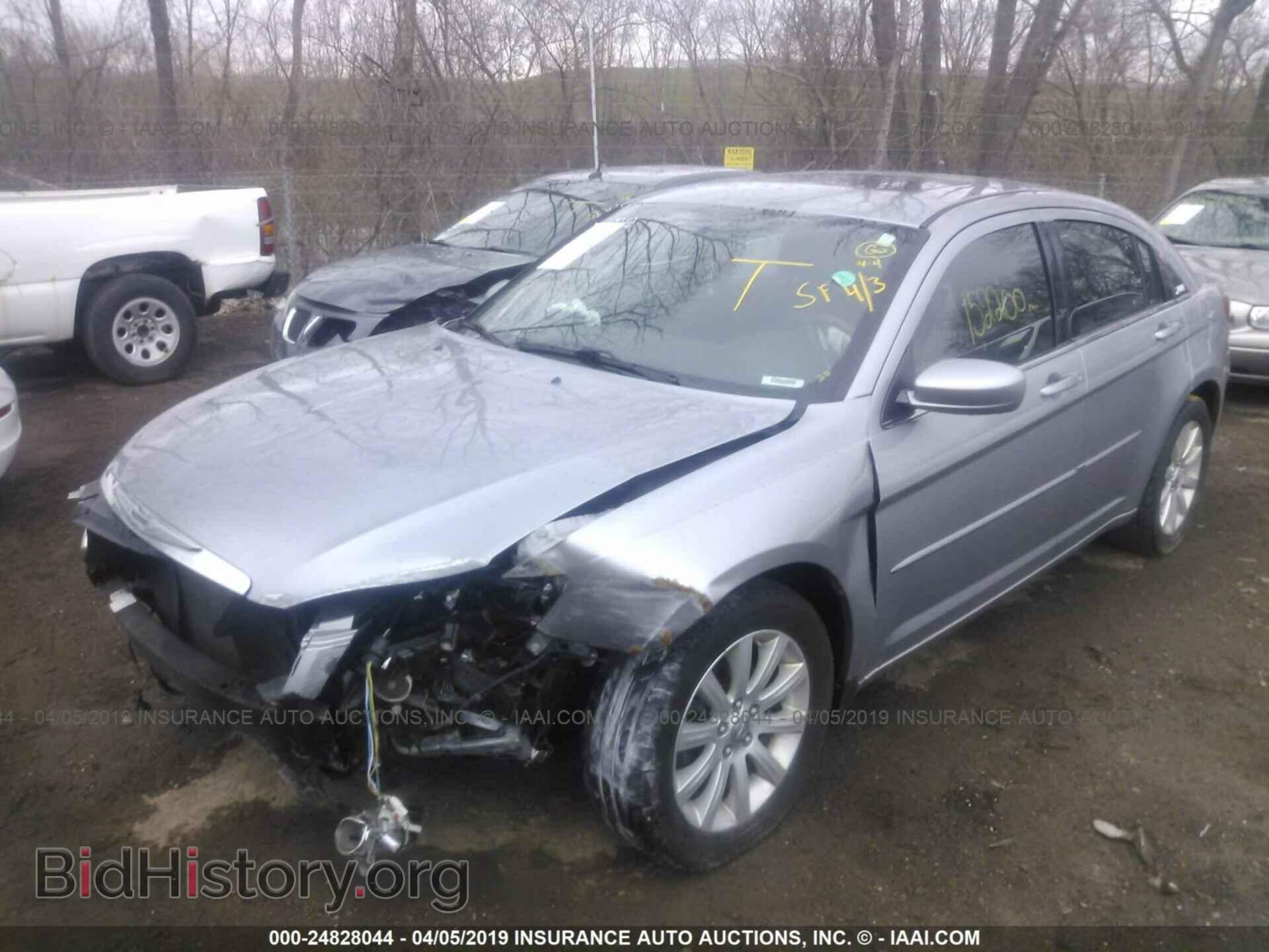 2013 CHRYSLER 200 - VIN: 1C3CCBBG2DN659866 - Фото 2