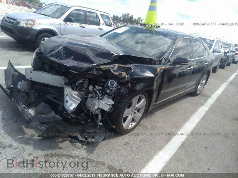 2011 Lexus LS (VIN JTHBL5EF7B5102782) — photo 2 of 10
