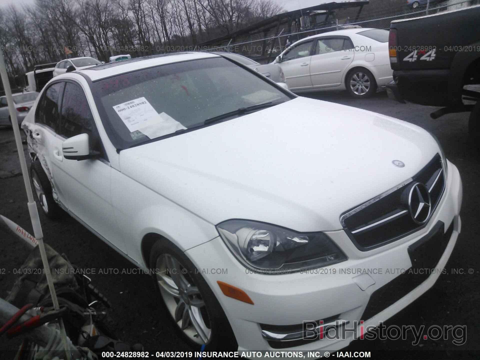 Photo WDDGF8AB6DR301567 - MERCEDES-BENZ C 2013