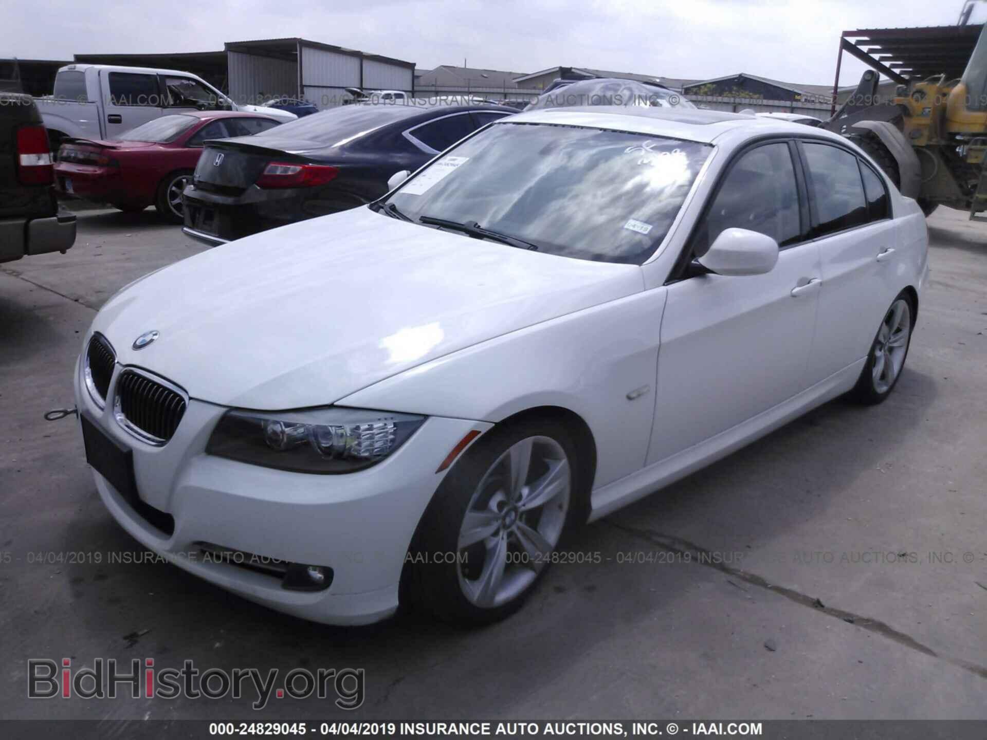 2009 BMW 335 - VIN: WBAPM77569NL94548 - Фото 2