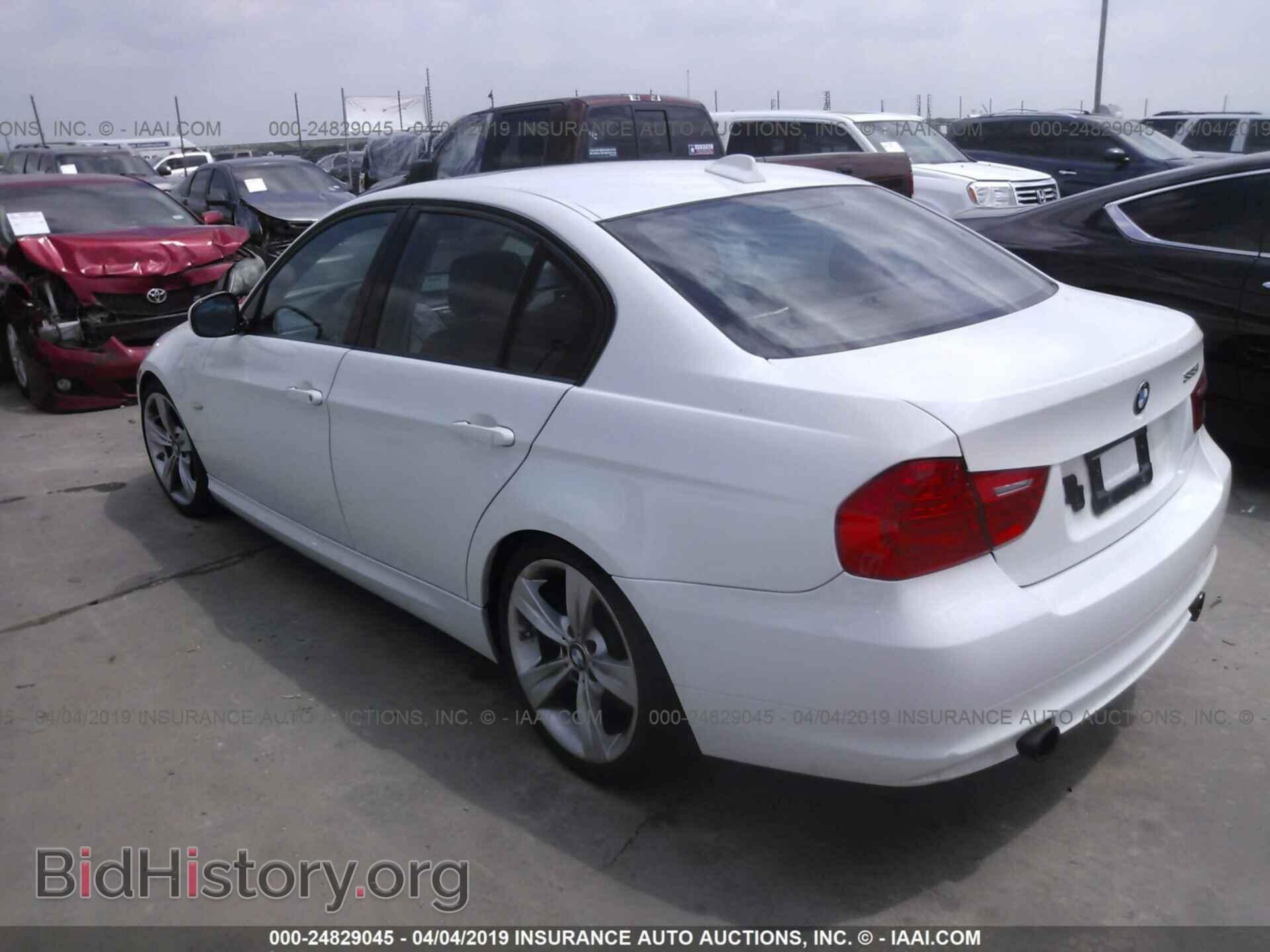 2009 BMW 335 - VIN: WBAPM77569NL94548 - Фото 3