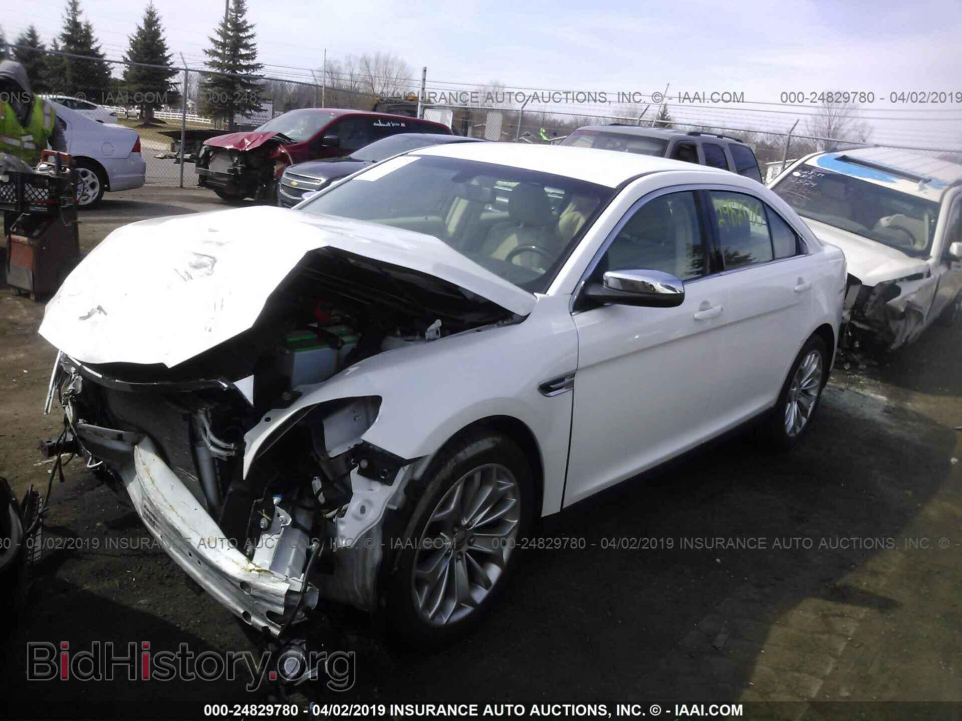 2014 Ford TAURUS - VIN: 1FAHP2F80EG137189 - Фото 2