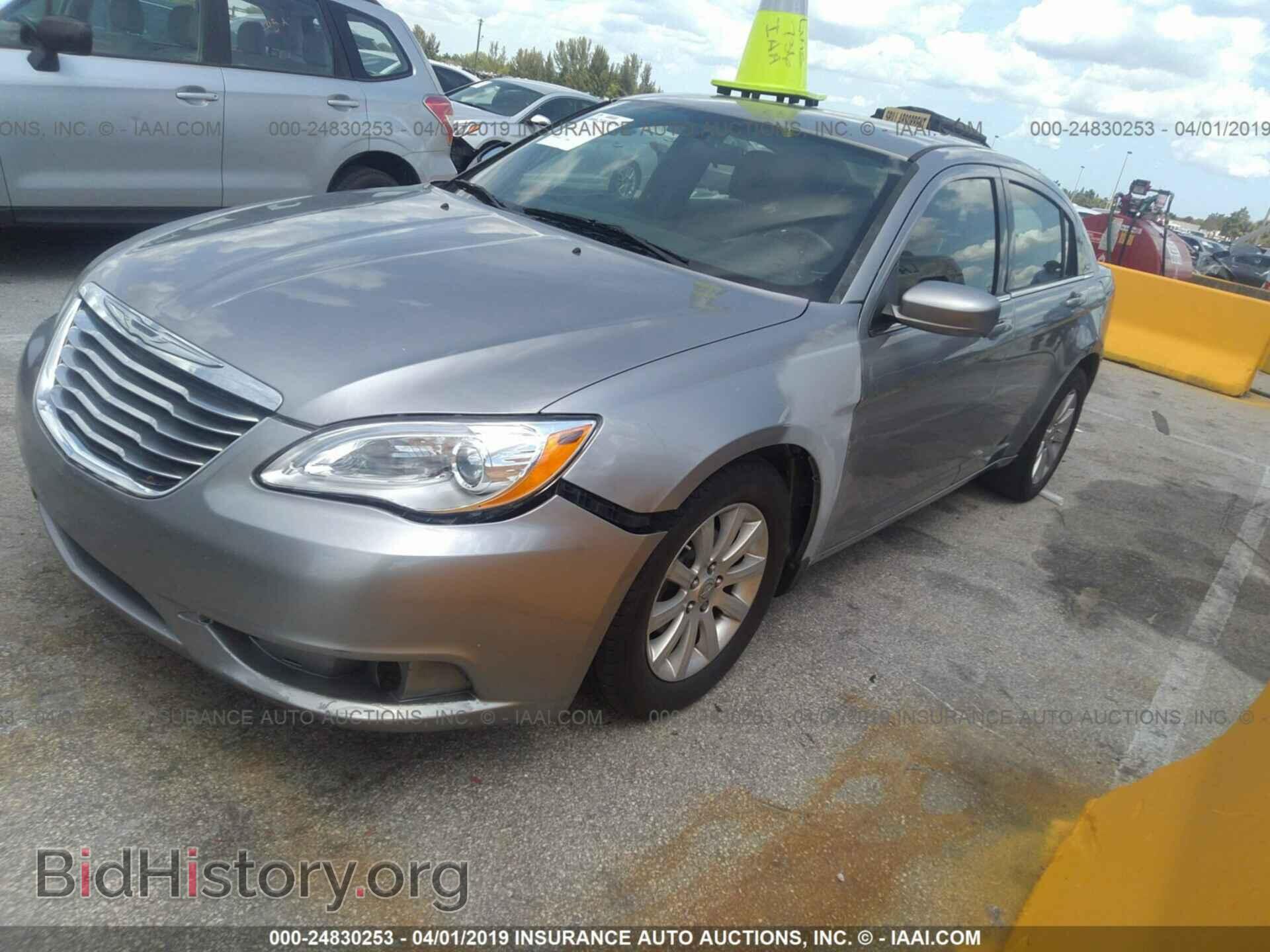 2013 CHRYSLER 200 - VIN: 1C3CCBBG2DN703154 - Фото 2