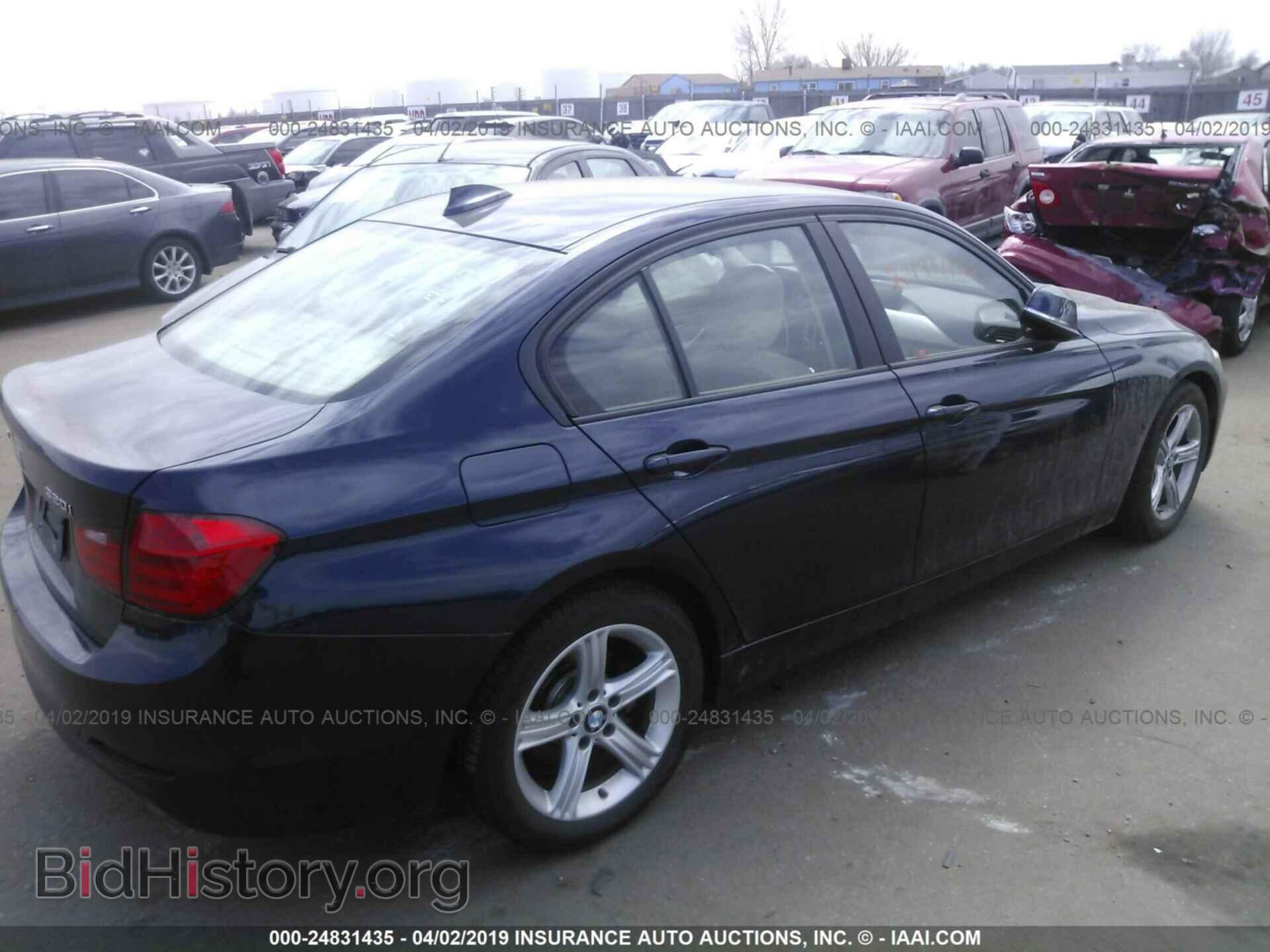 2014 BMW 320 - VIN: WBA3C3G5XENR25352 - Фото 4