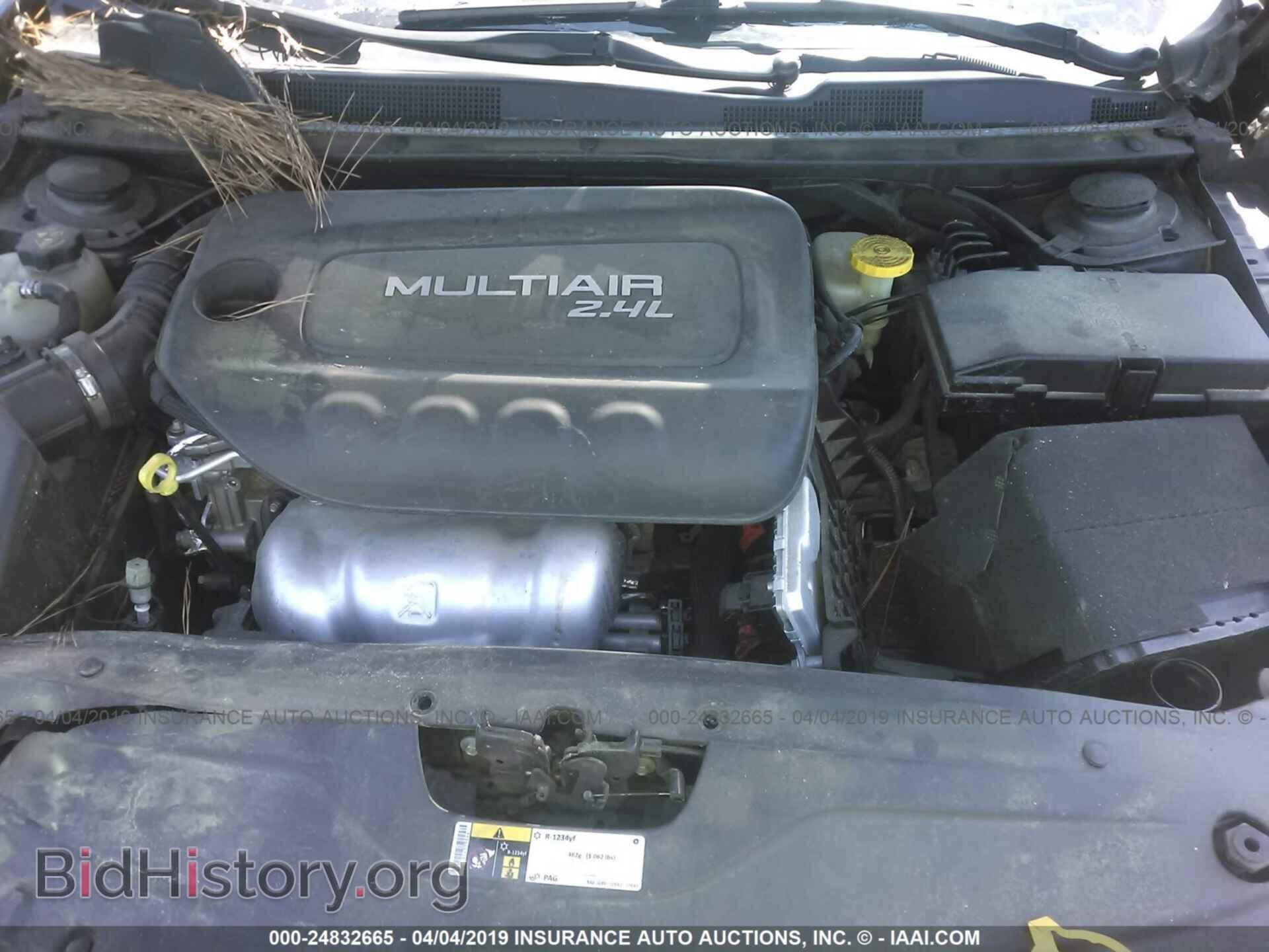 2016 CHRYSLER 200 - VIN: 1C3CCCAB4GN140933 - Фото 10