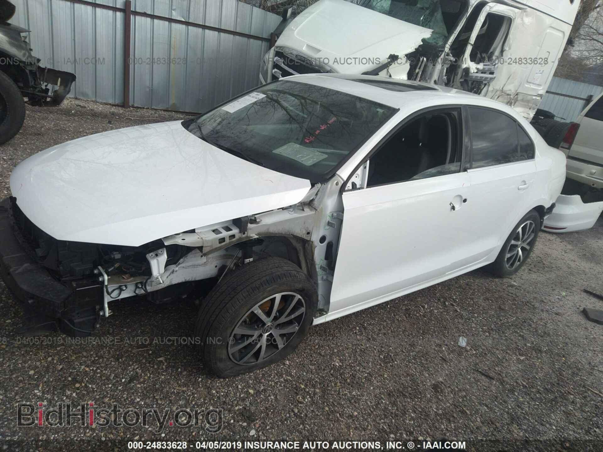 2017 VOLKSWAGEN JETTA - VIN: 3VWB67AJ2HM300099 - Photo 2