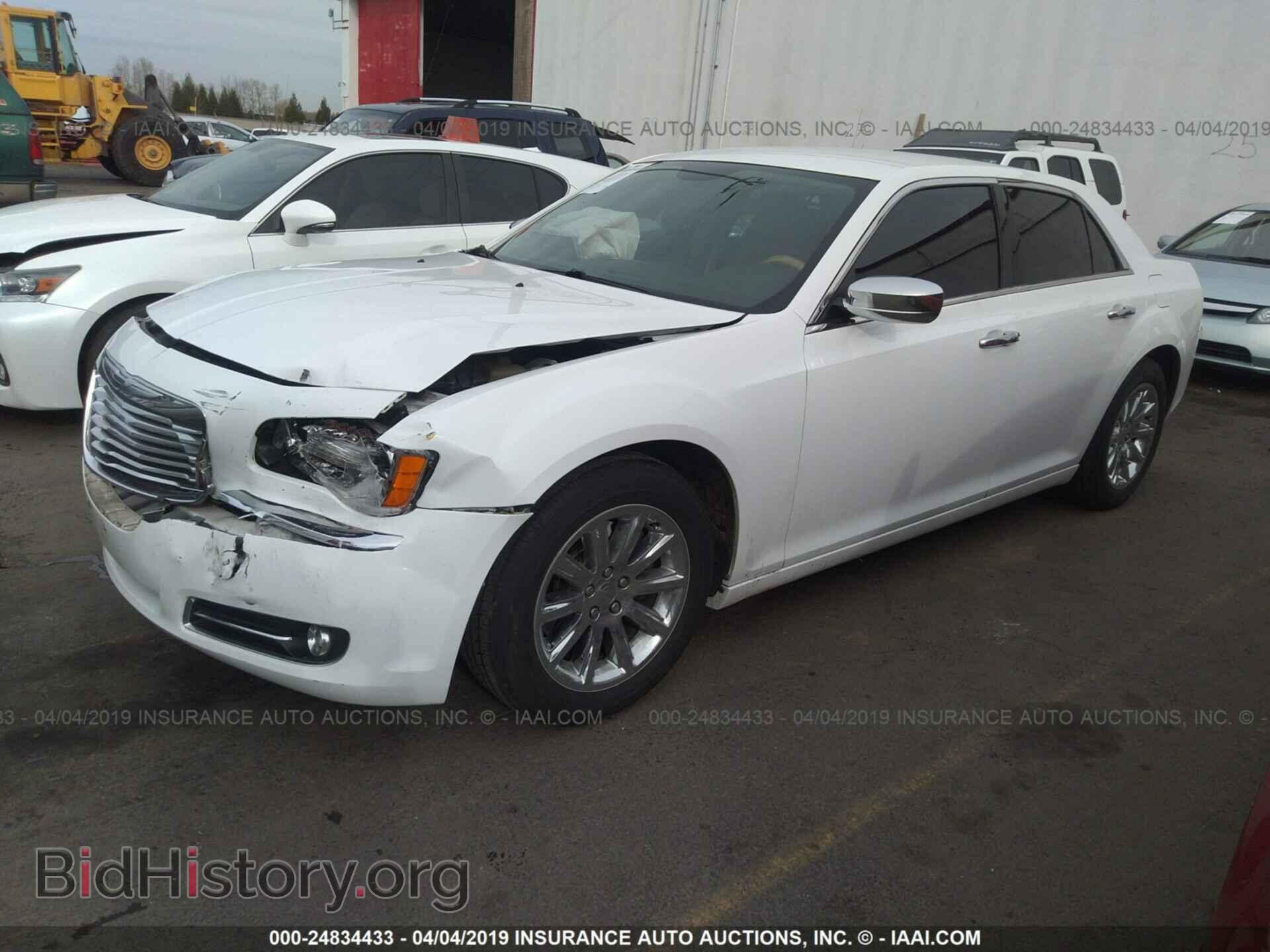 2014 CHRYSLER 300C - VIN: 2C3CCAET1EH118286 - Фото 2