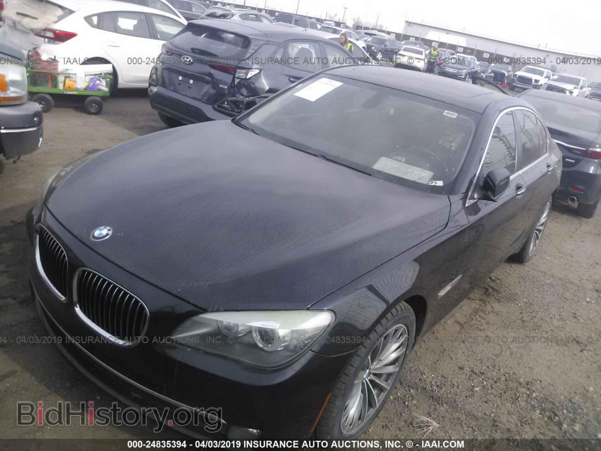 2011 BMW 740 - VIN: WBAKA4C58BC612496 - Фото 2