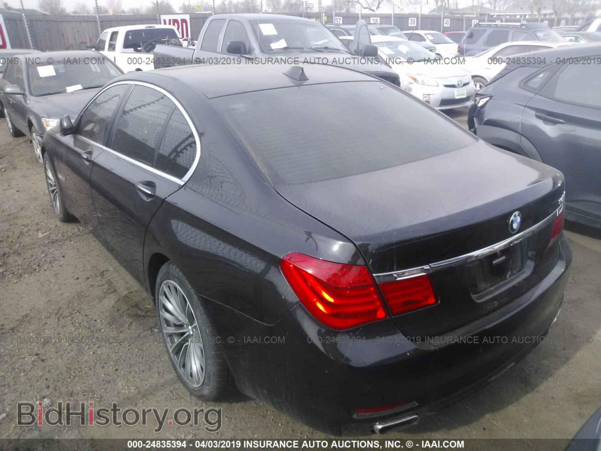 2011 BMW 740 - VIN: WBAKA4C58BC612496 - Фото 3