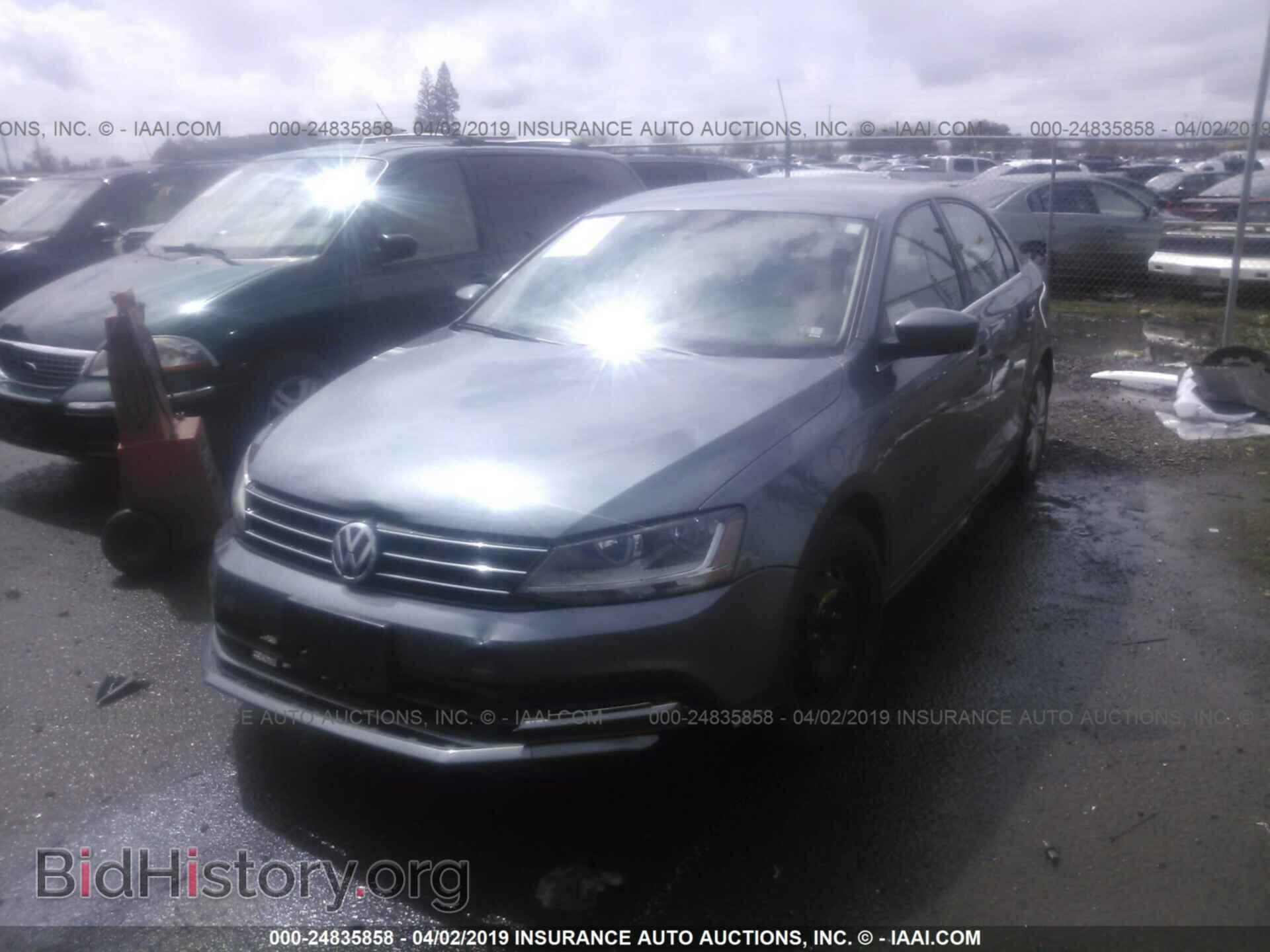 2017 VOLKSWAGEN JETTA - VIN: 3VW2B7AJ4HM367671 - Photo 2