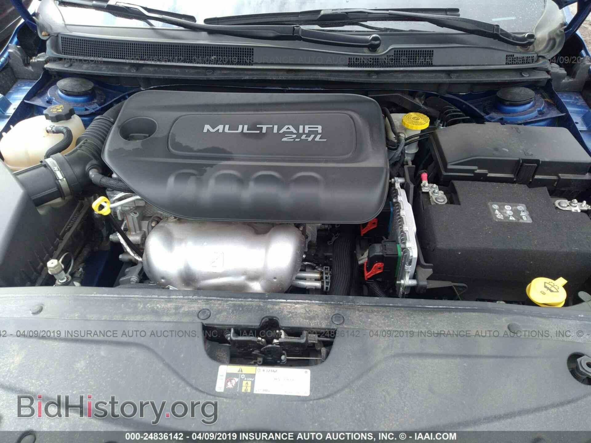 2016 CHRYSLER 200 - VIN: 1C3CCCBB3GN172965 - Фото 10