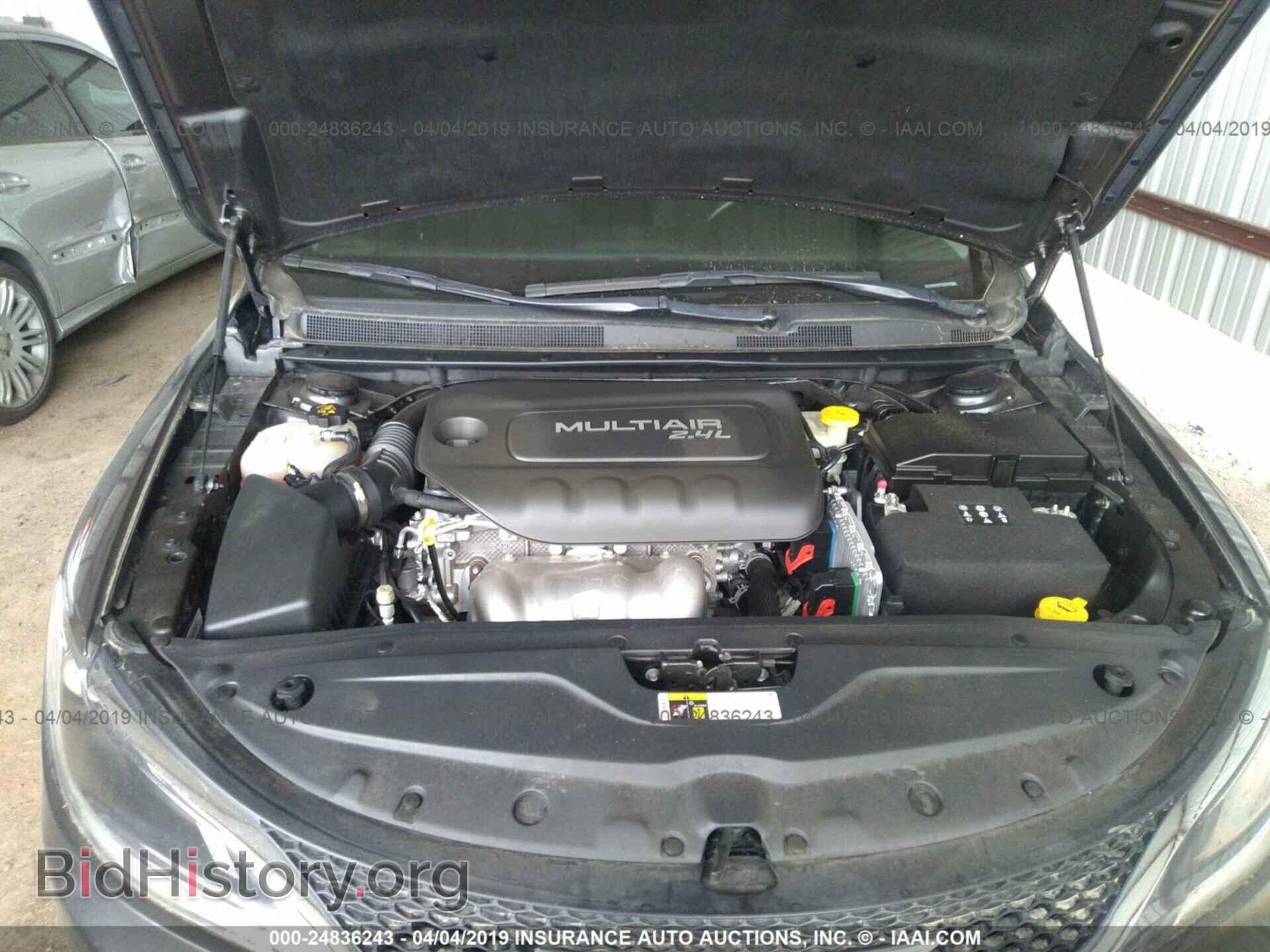 2016 CHRYSLER 200 - VIN: 1C3CCCAB3GN178234 - Фото 10