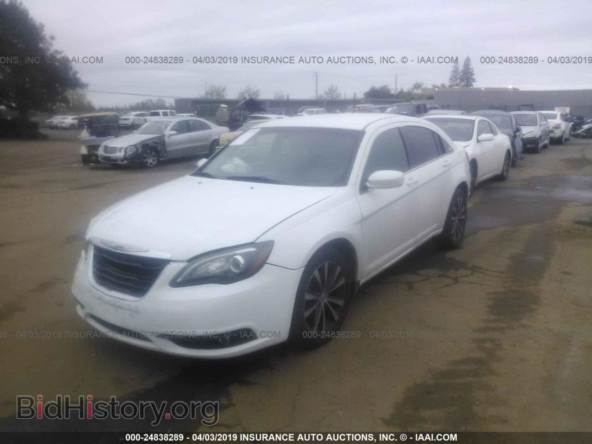 2013 CHRYSLER 200 - VIN: 1C3CCBBB3DN545640 - Фото 2