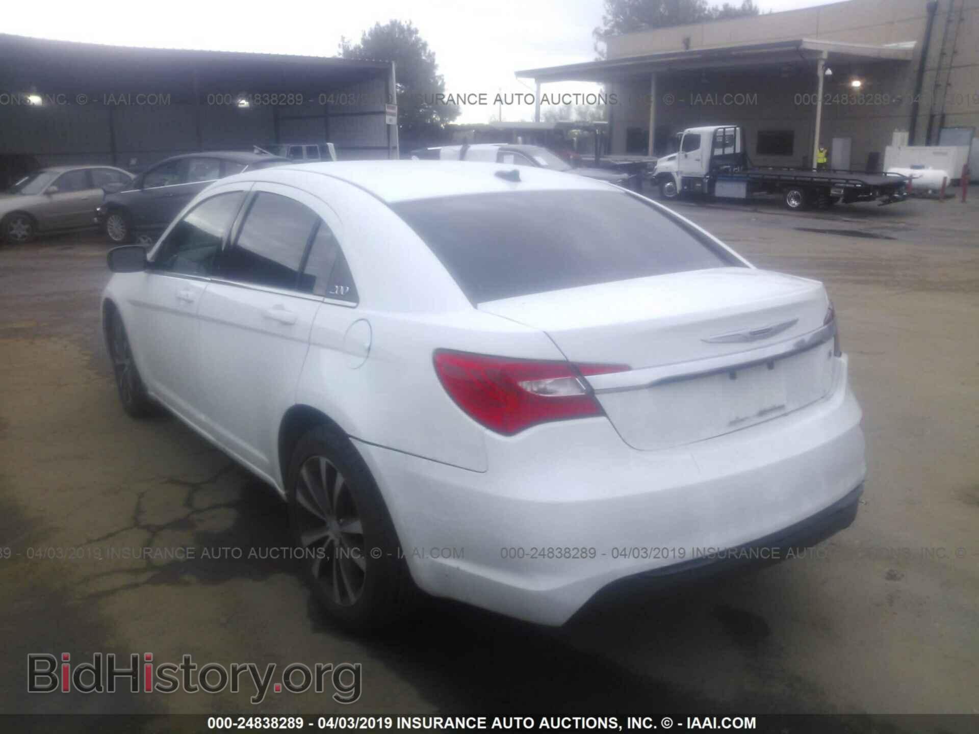 2013 CHRYSLER 200 - VIN: 1C3CCBBB3DN545640 - Фото 3