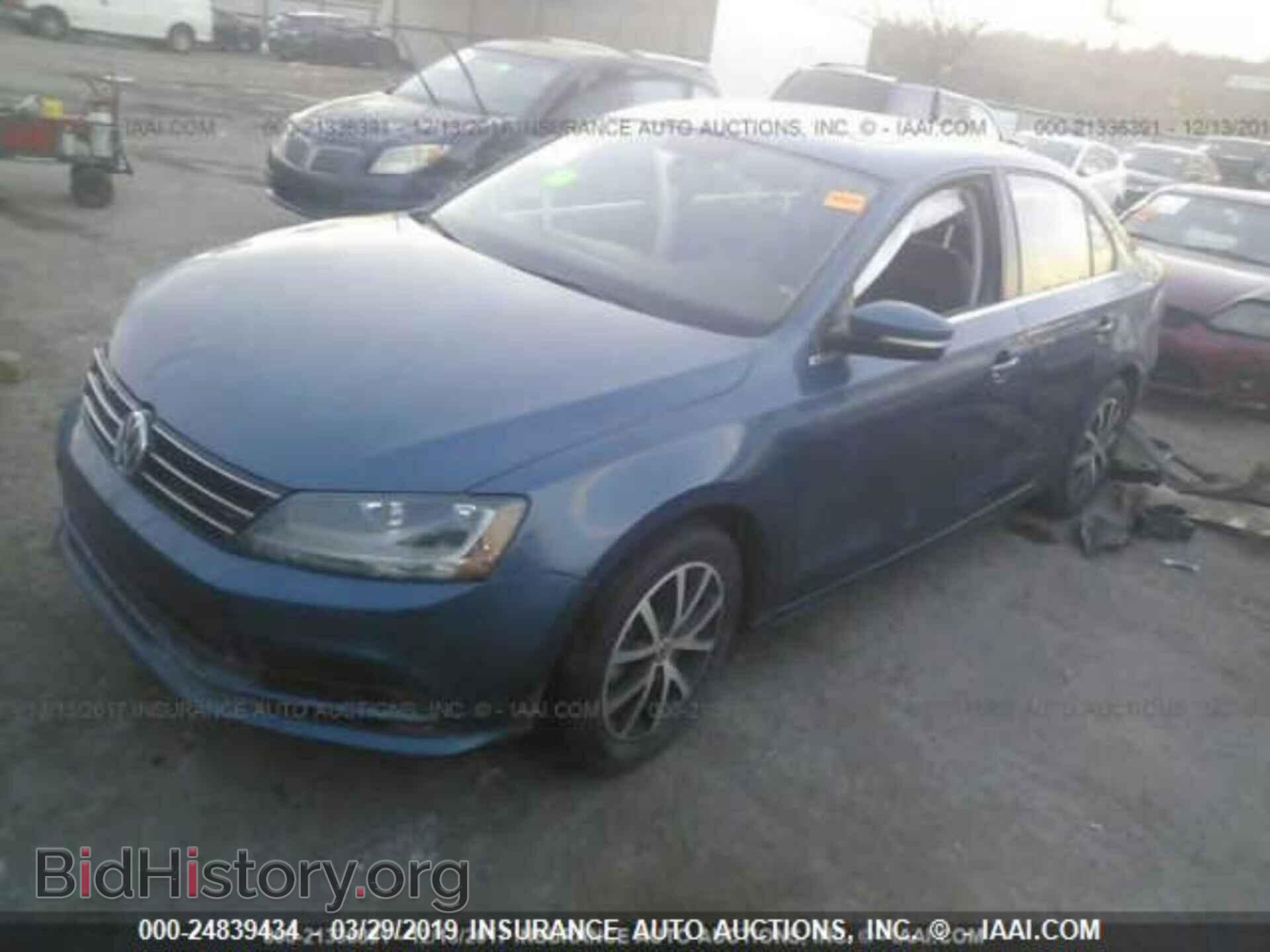 2017 VOLKSWAGEN JETTA - VIN: 3VWDB7AJ1HM246007 - Фото 2