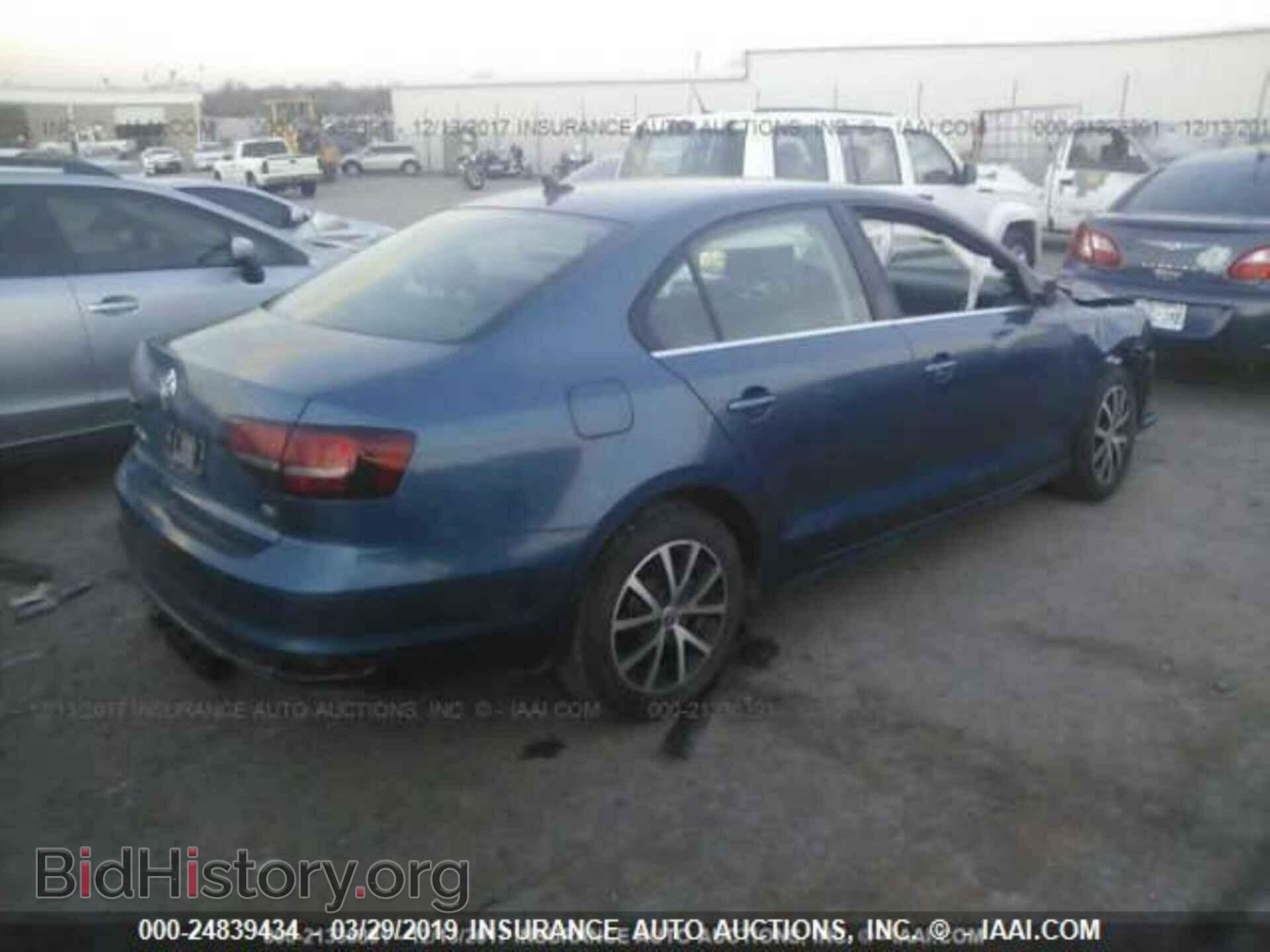 2017 VOLKSWAGEN JETTA - VIN: 3VWDB7AJ1HM246007 - Фото 4