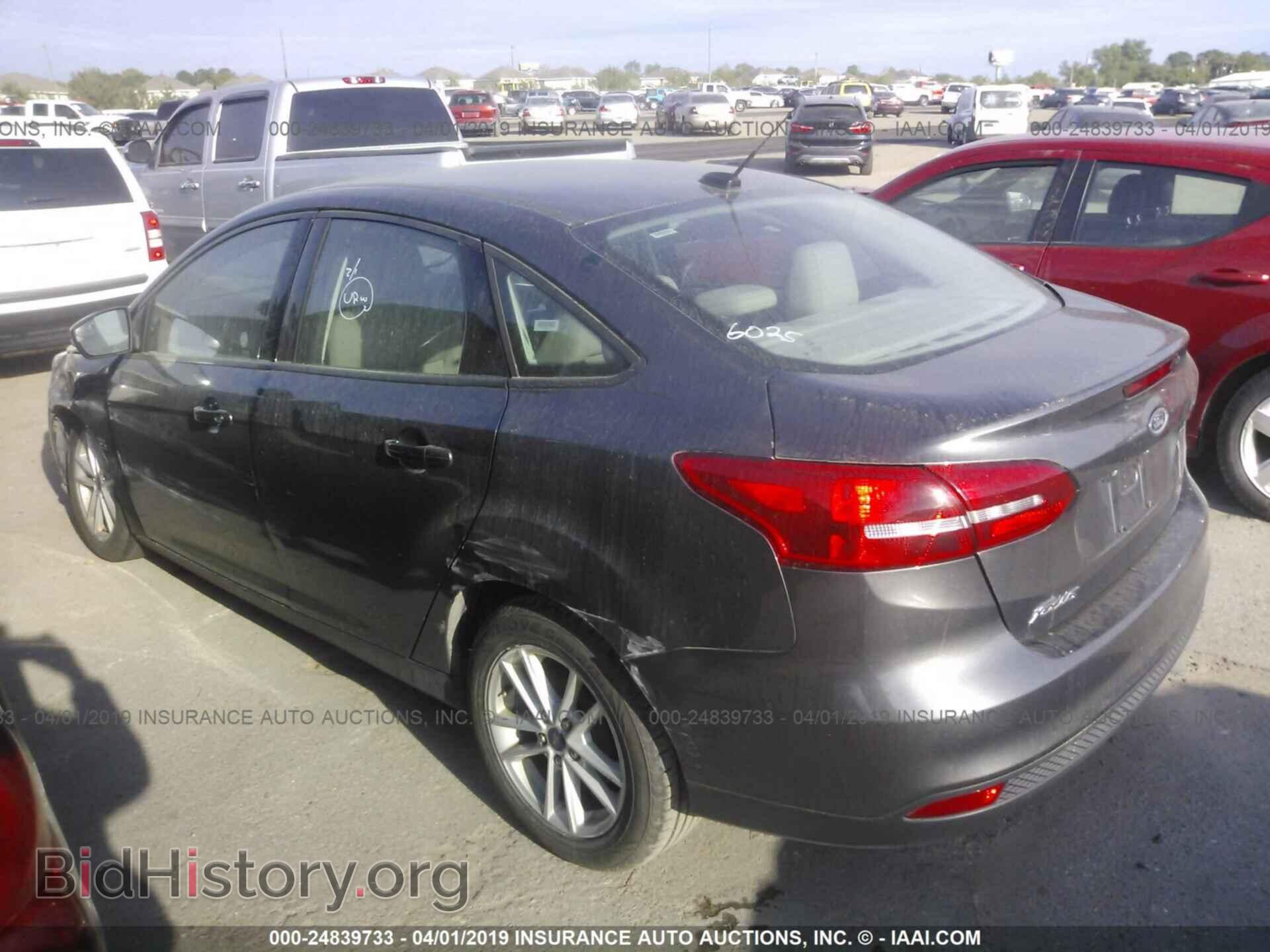2017 FORD FOCUS - VIN: 1FADP3F28HL225743 - Фото 3