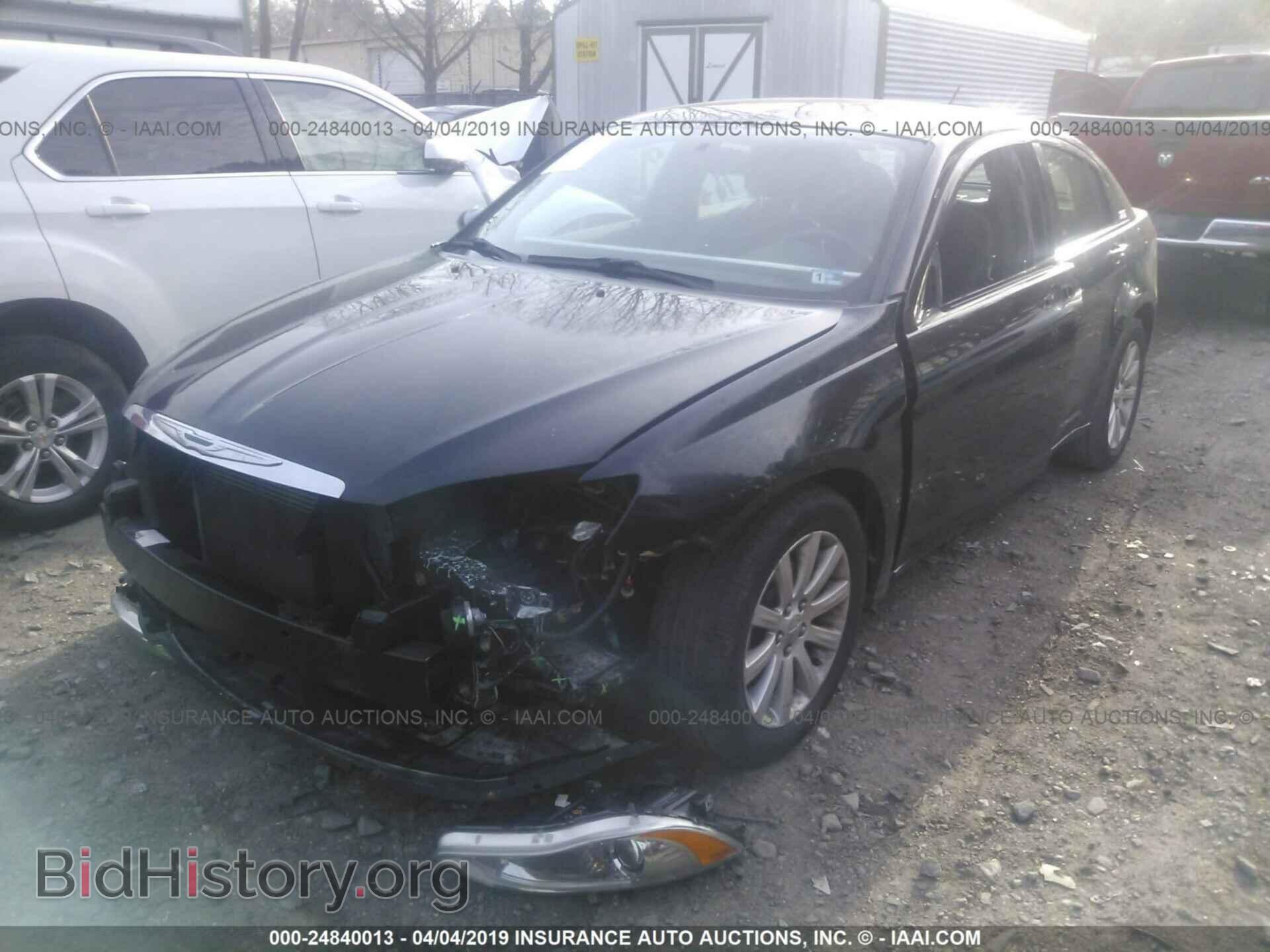 2011 CHRYSLER 200 - VIN: 1C3BC1FB8BN543220 - Фото 2