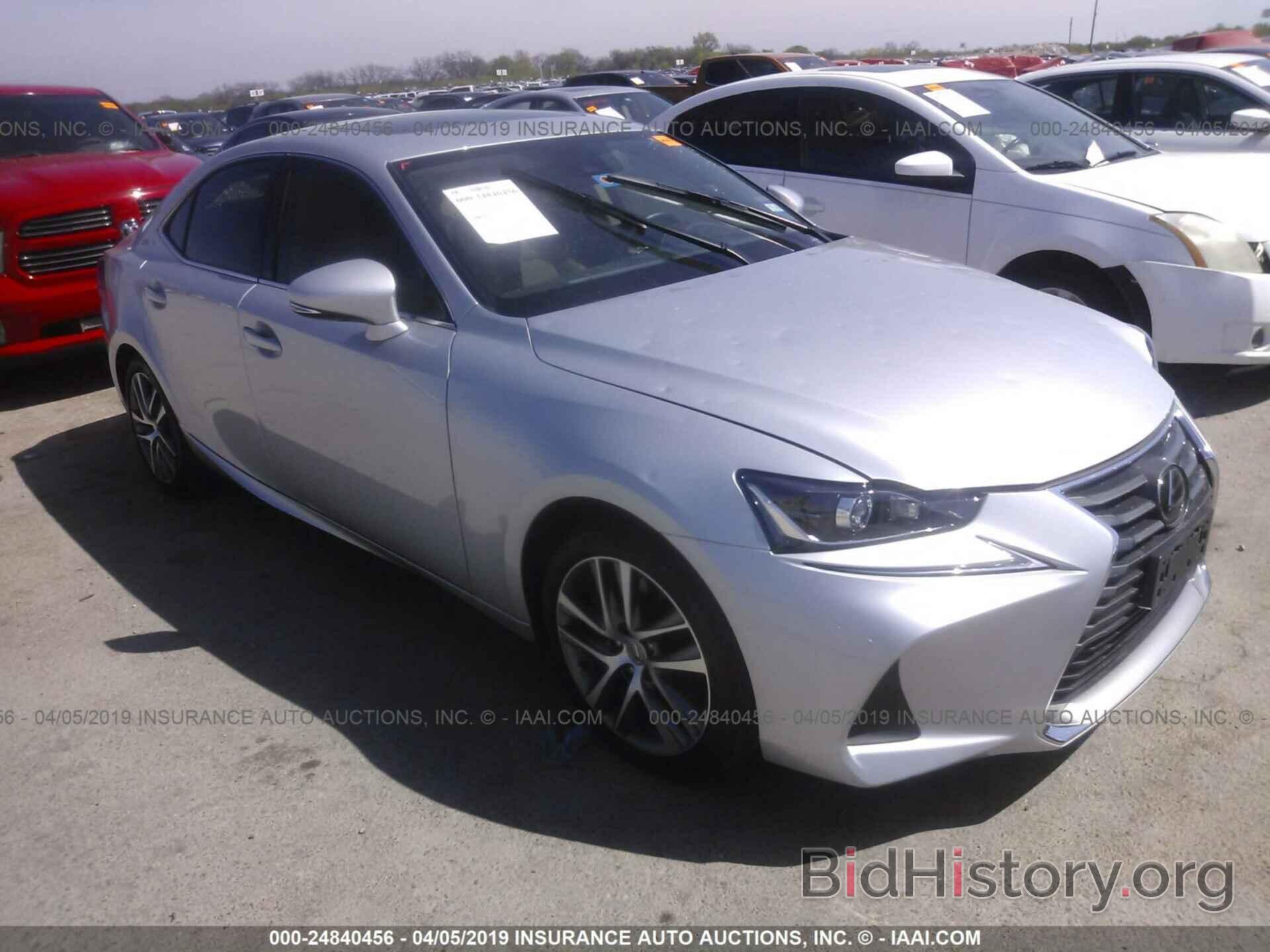 Photo JTHBA1D20J5073637 - LEXUS IS 2018