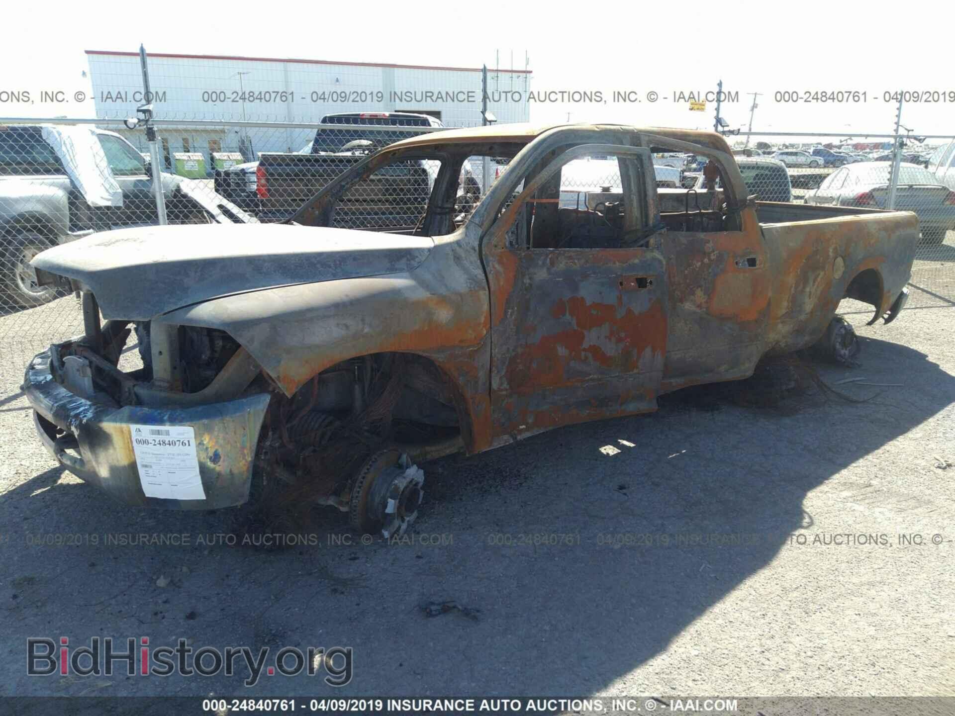 2015 RAM 2500 - VIN: 3C6UR5HL6FG587982 - Фото 2