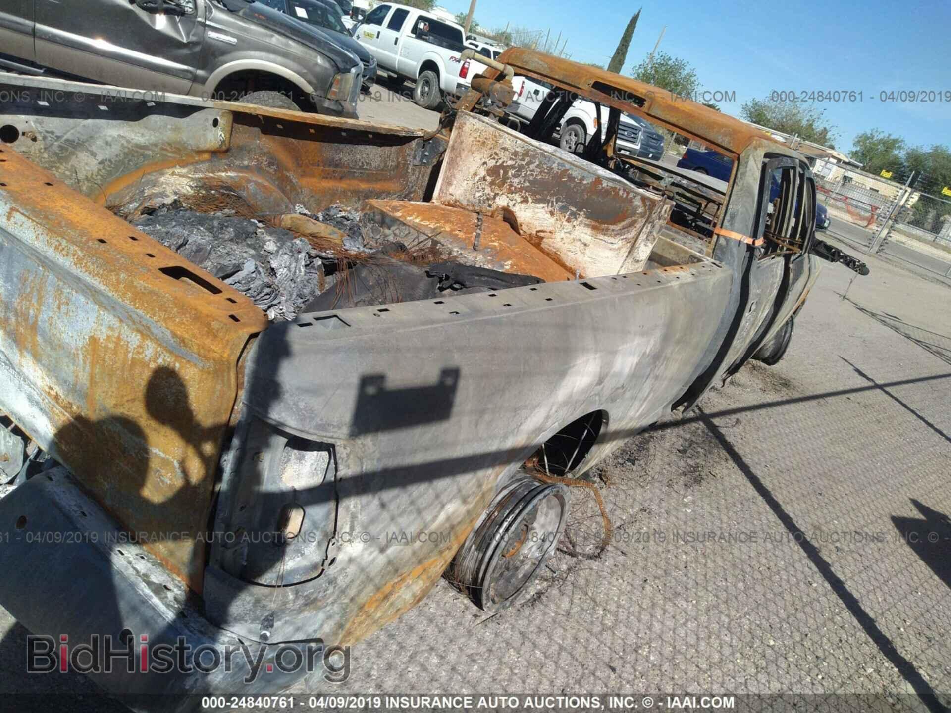 2015 RAM 2500 - VIN: 3C6UR5HL6FG587982 - Фото 4