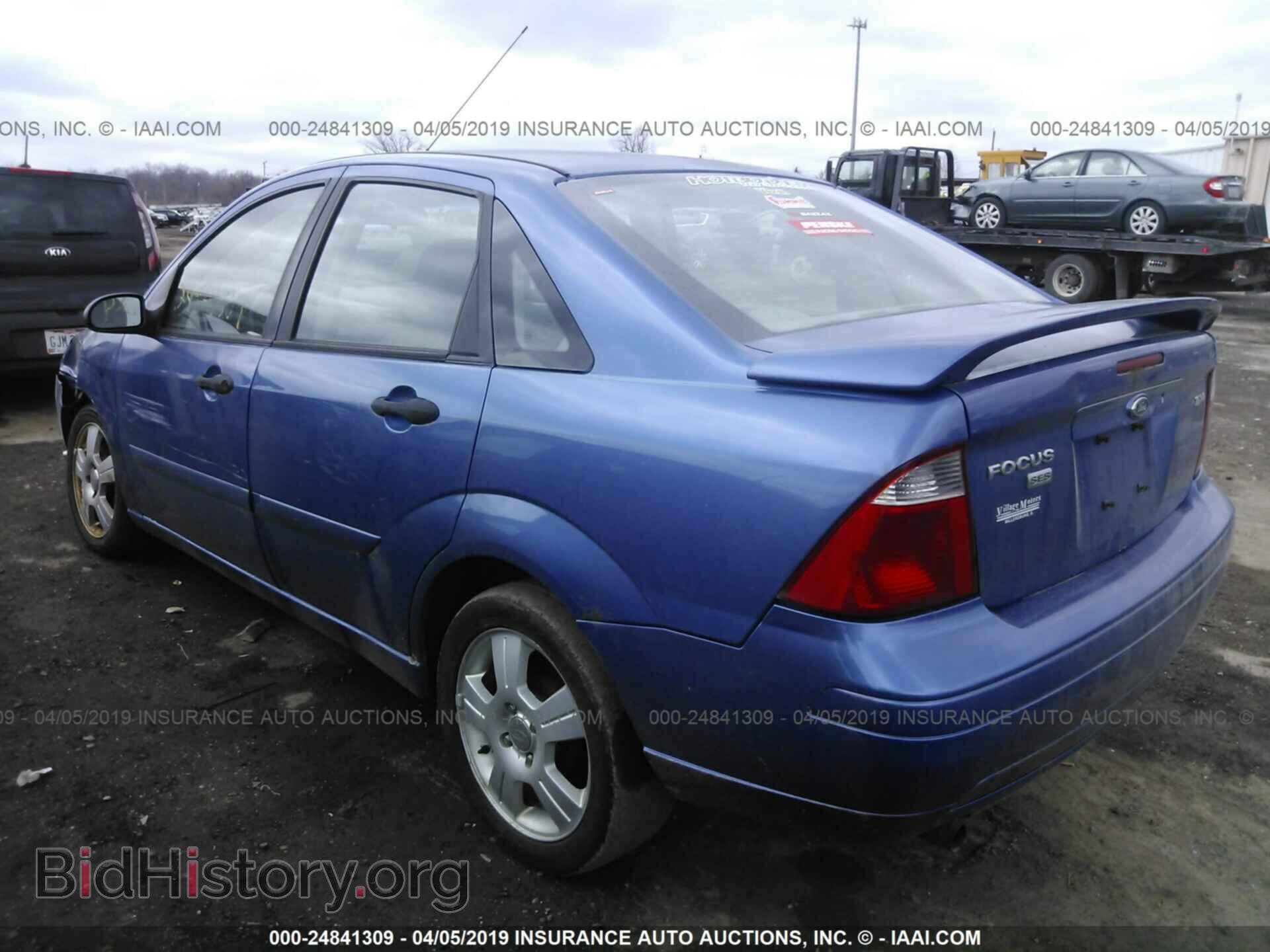 2005 FORD FOCUS - VIN: 1FAFP34NX5W153914 - Photo 3
