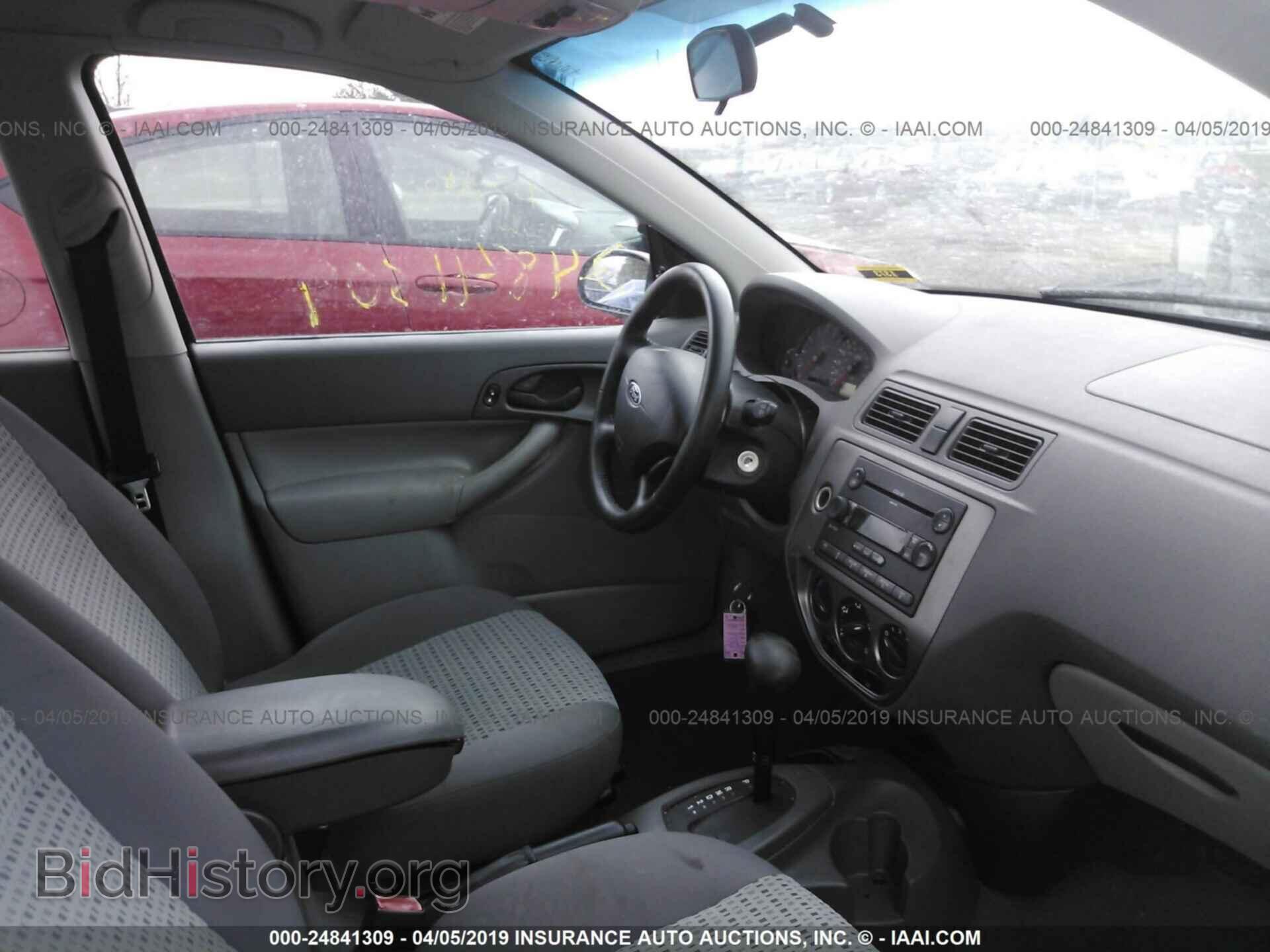 2005 FORD FOCUS - VIN: 1FAFP34NX5W153914 - Photo 5