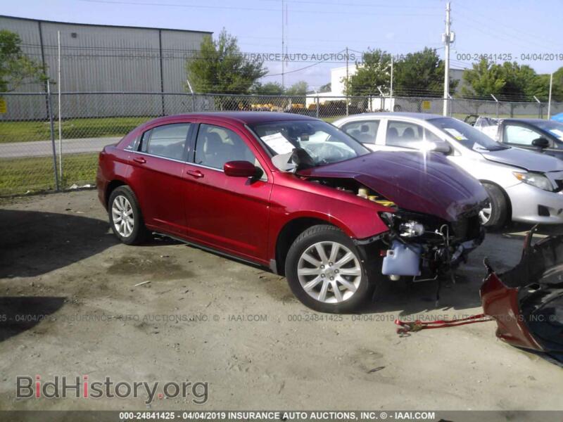 2012 Chrysler 200 Touring (VIN 1C3CCBBB6CN235903) — фото 1 из 10, IAAI, повреждение: передняя часть