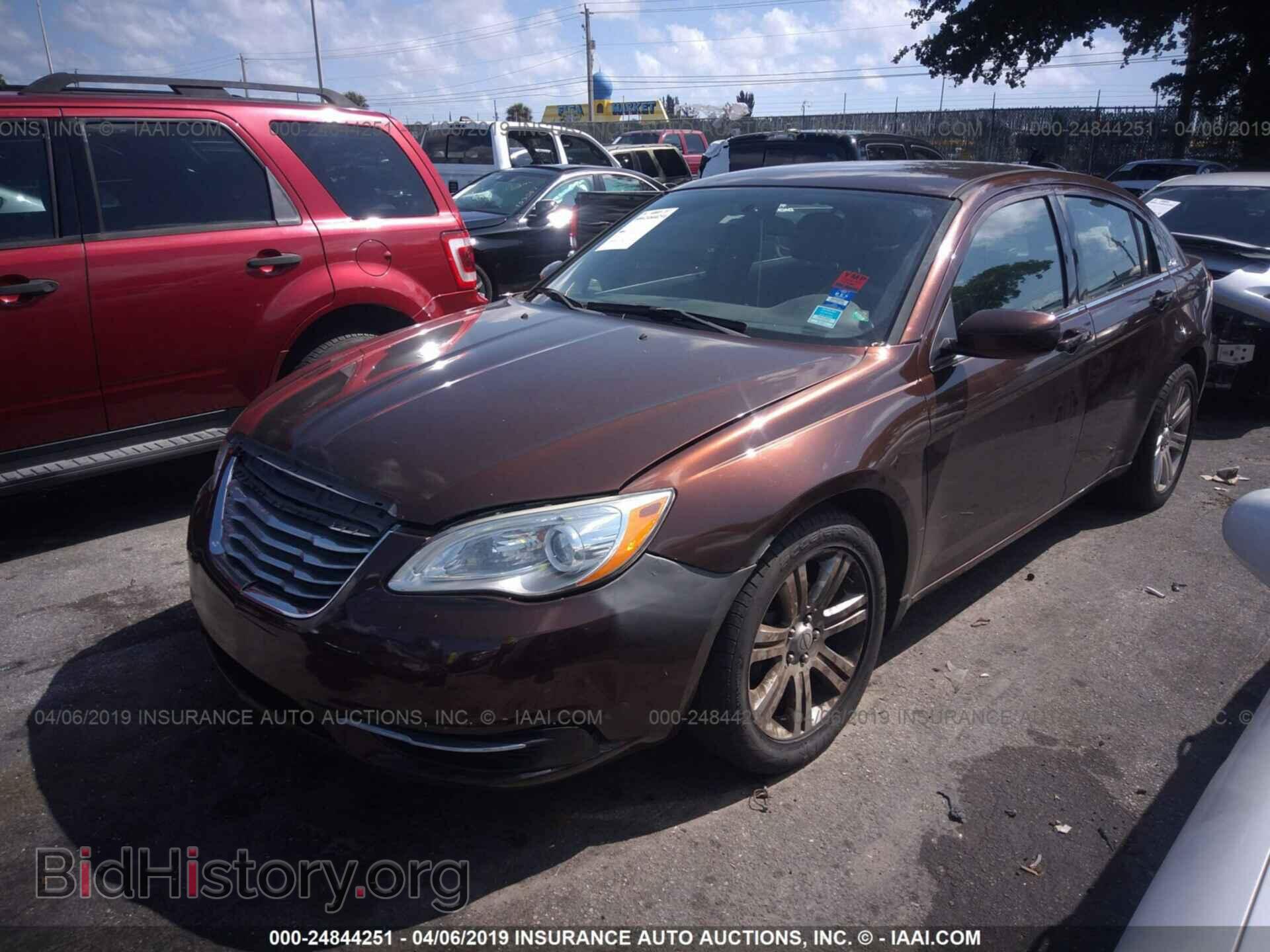 2013 CHRYSLER 200 - VIN: 1C3CCBAB5DN648267 - Photo 2