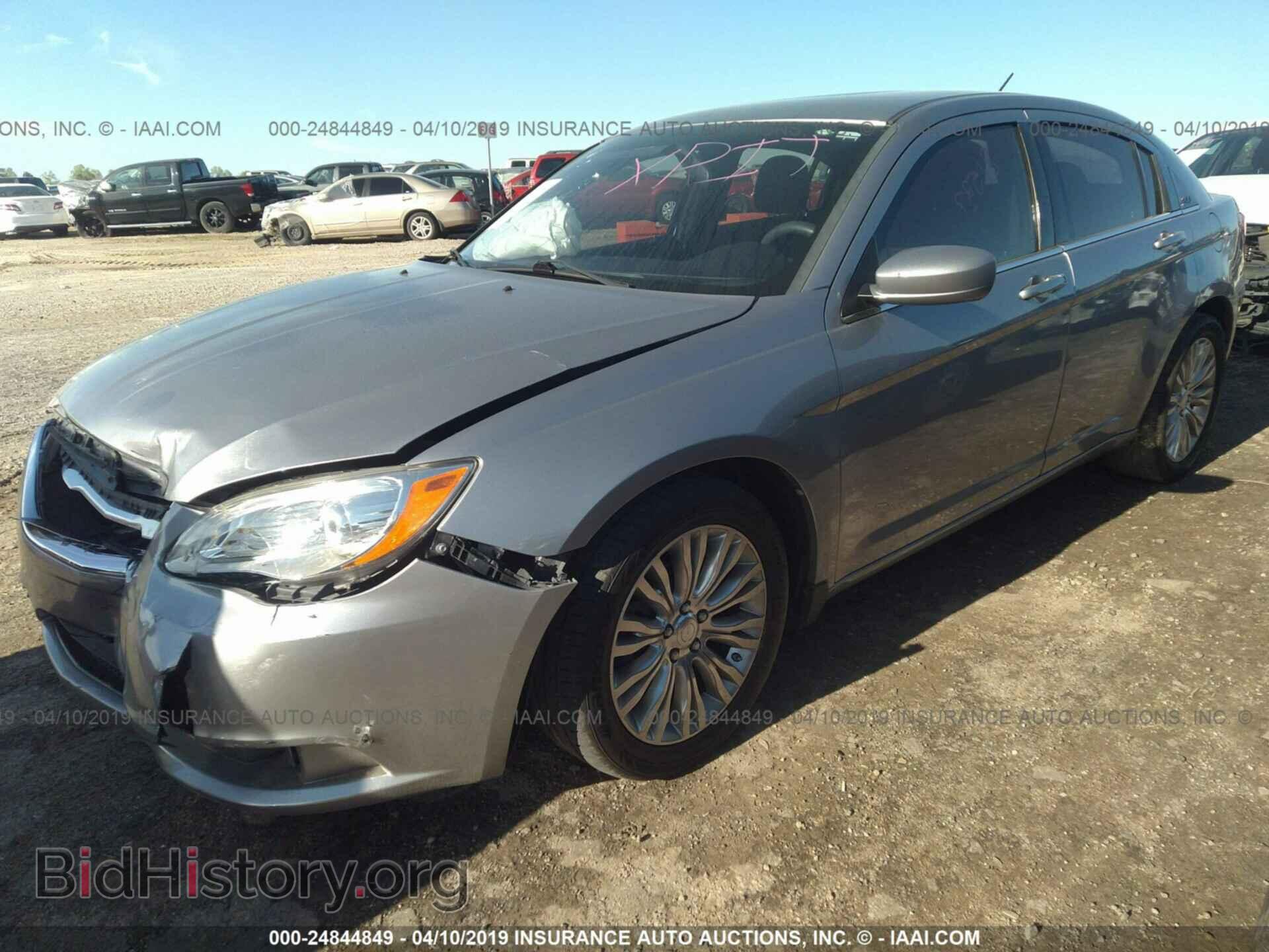 2013 CHRYSLER 200 - VIN: 1C3CCBAB0DN671066 - Photo 2