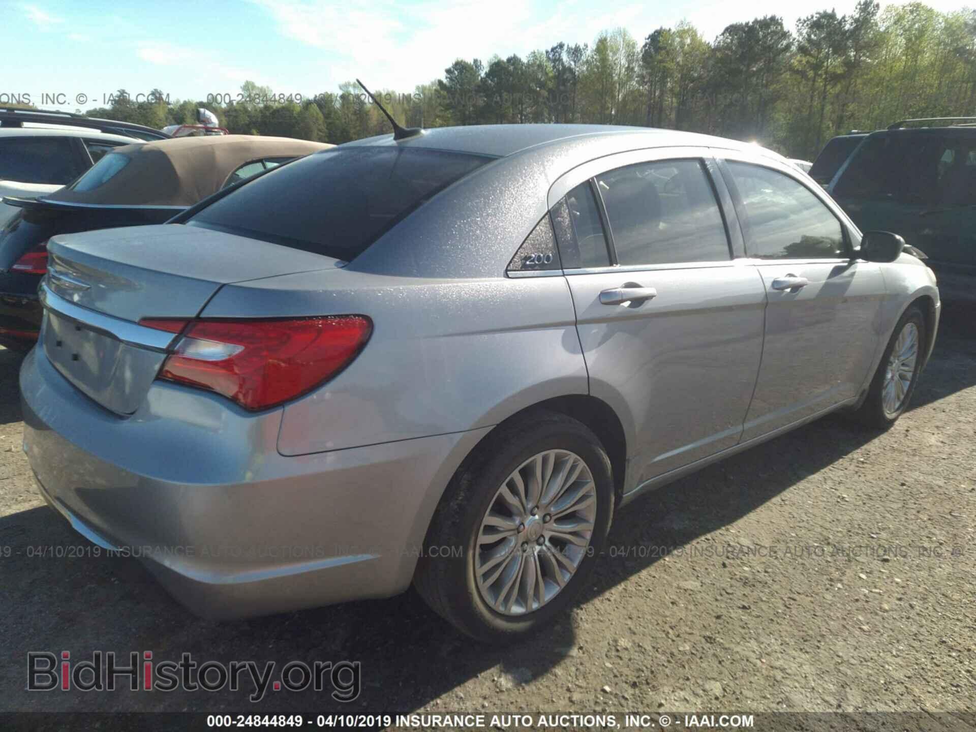 2013 CHRYSLER 200 - VIN: 1C3CCBAB0DN671066 - Photo 4