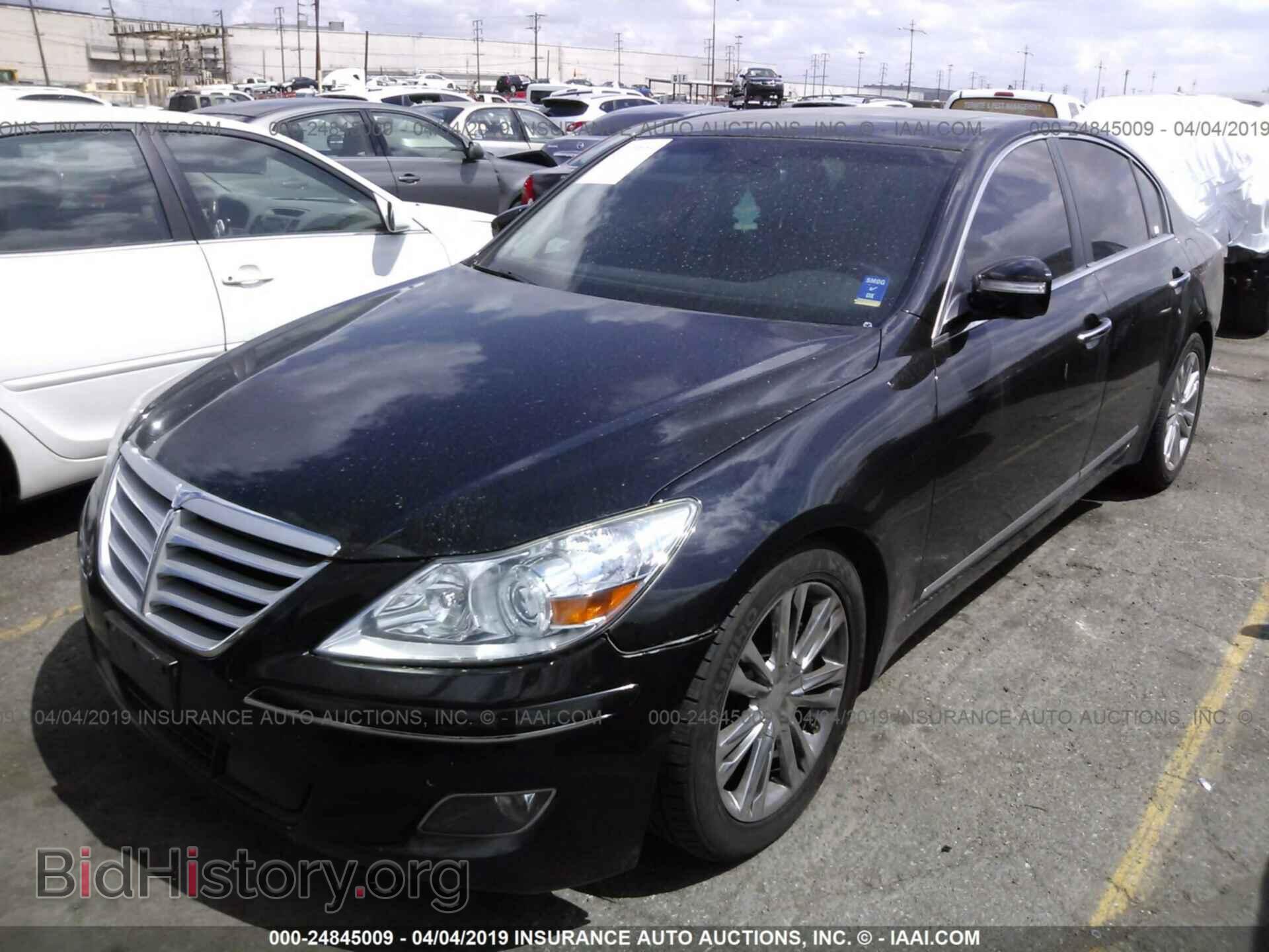 2011 HYUNDAI GENESIS - VIN: KMHGC4DF9BU121418 - Фото 2