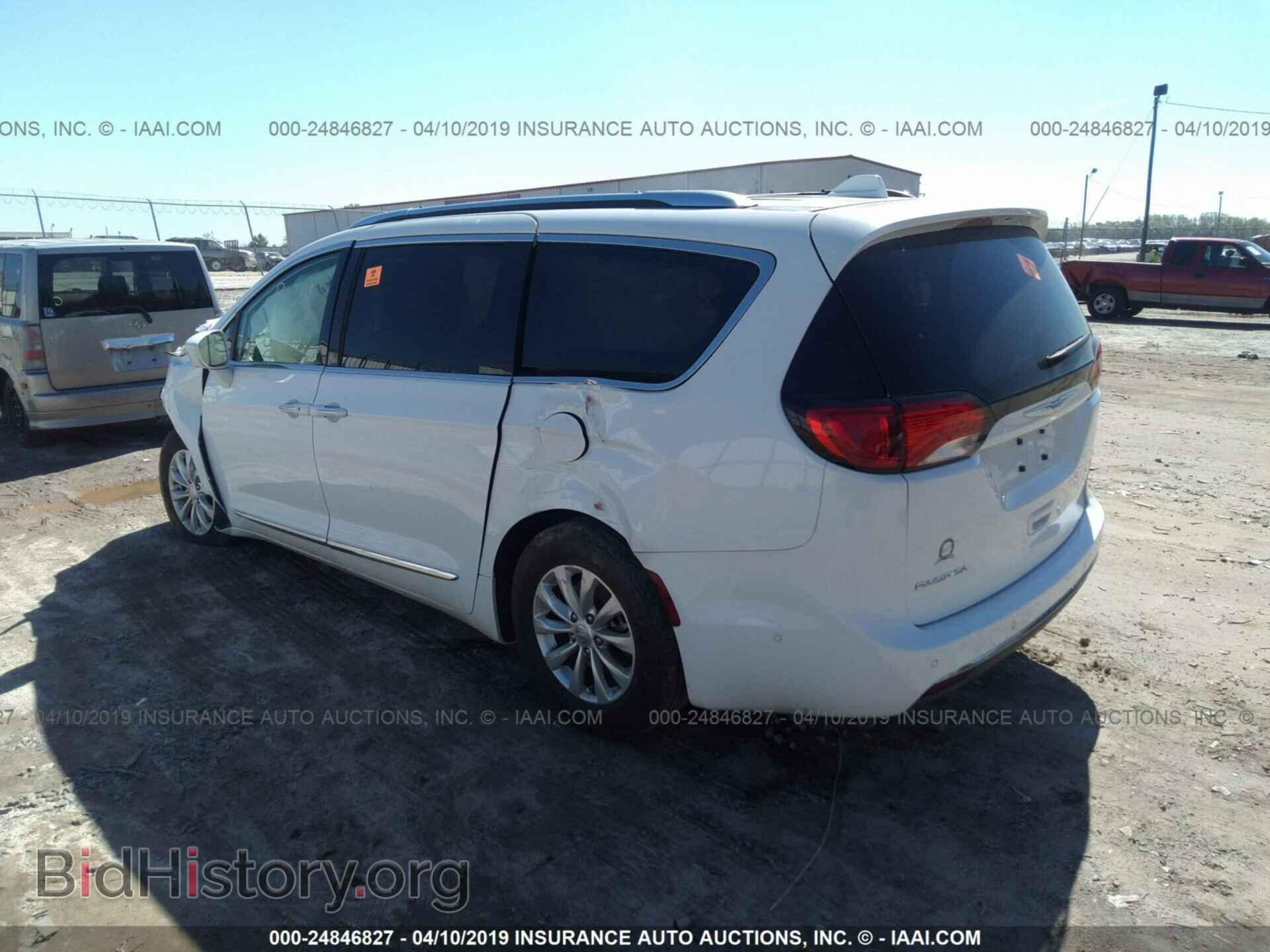 2018 CHRYSLER PACIFICA - VIN: 2C4RC1EGXJR217945 - Фото 3