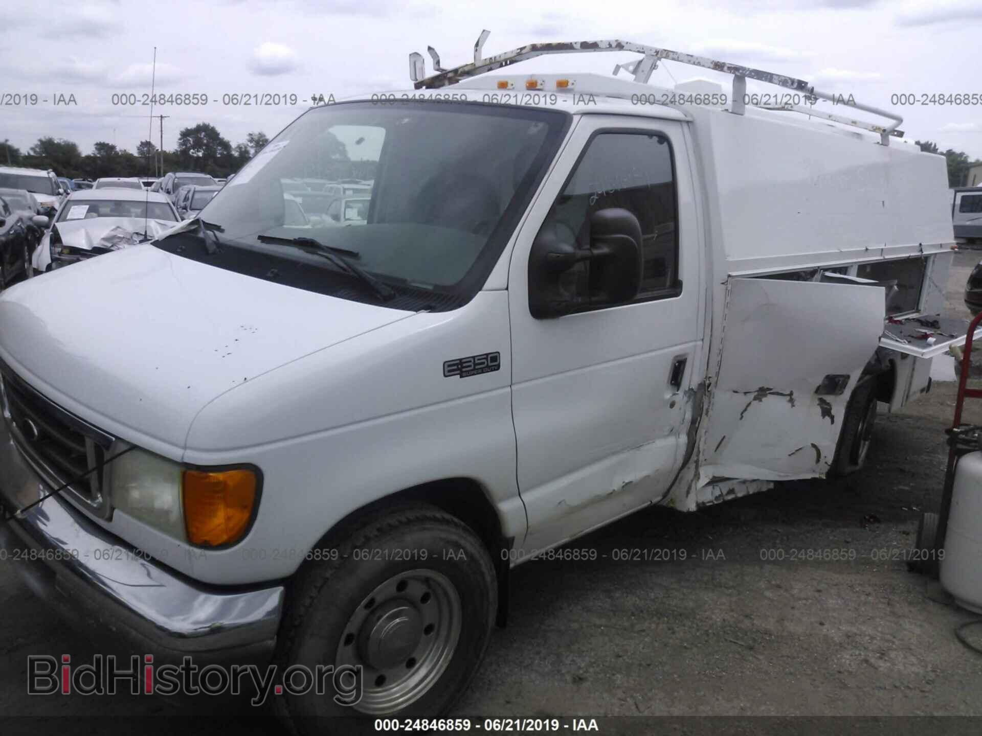 2004 FORD ECONOLINE - VIN: 1FDSE35L84HA32129 - Photo 2