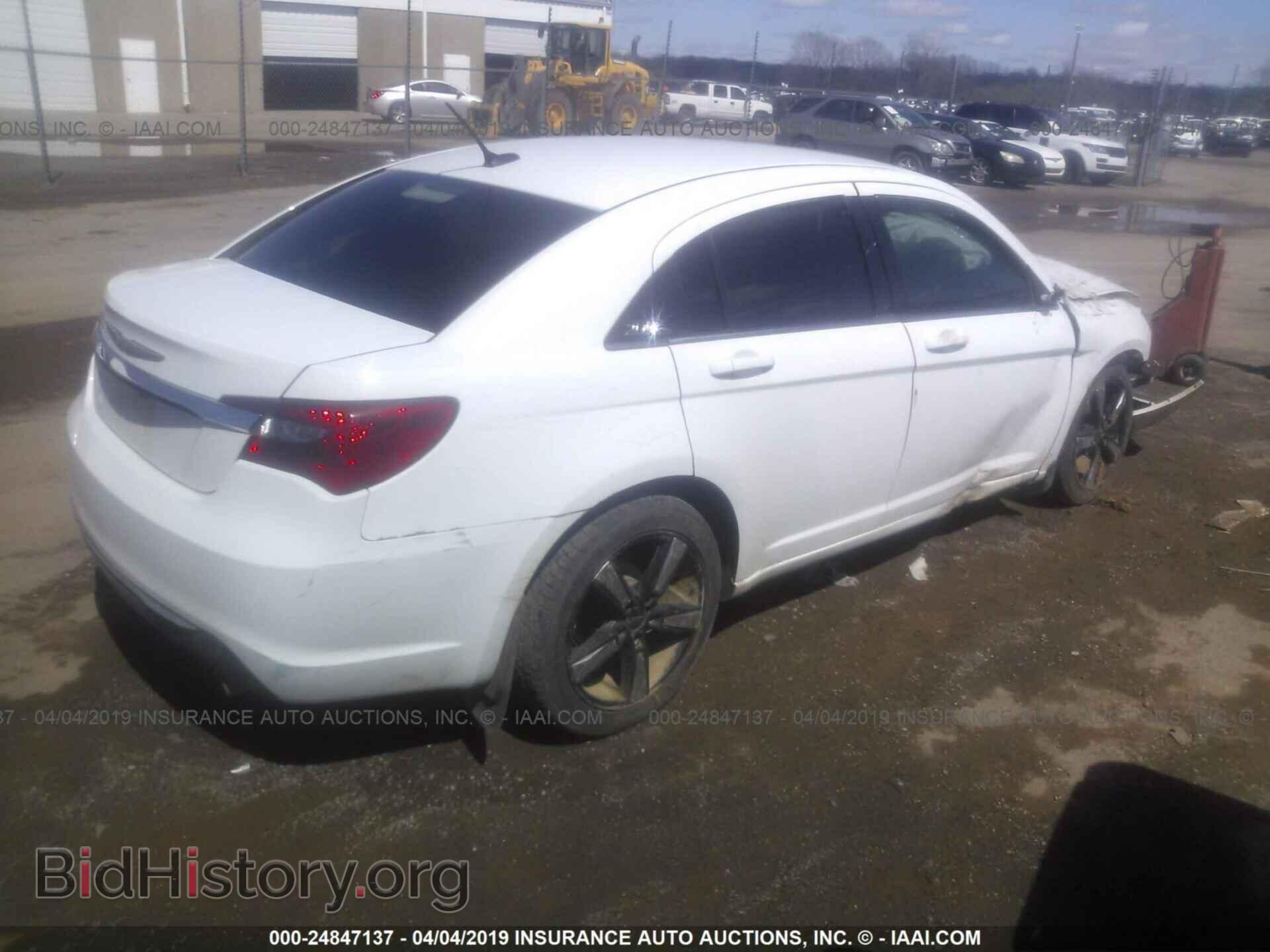 2012 CHRYSLER 200 - VIN: 1C3CCBBB5CN299124 - Фото 4