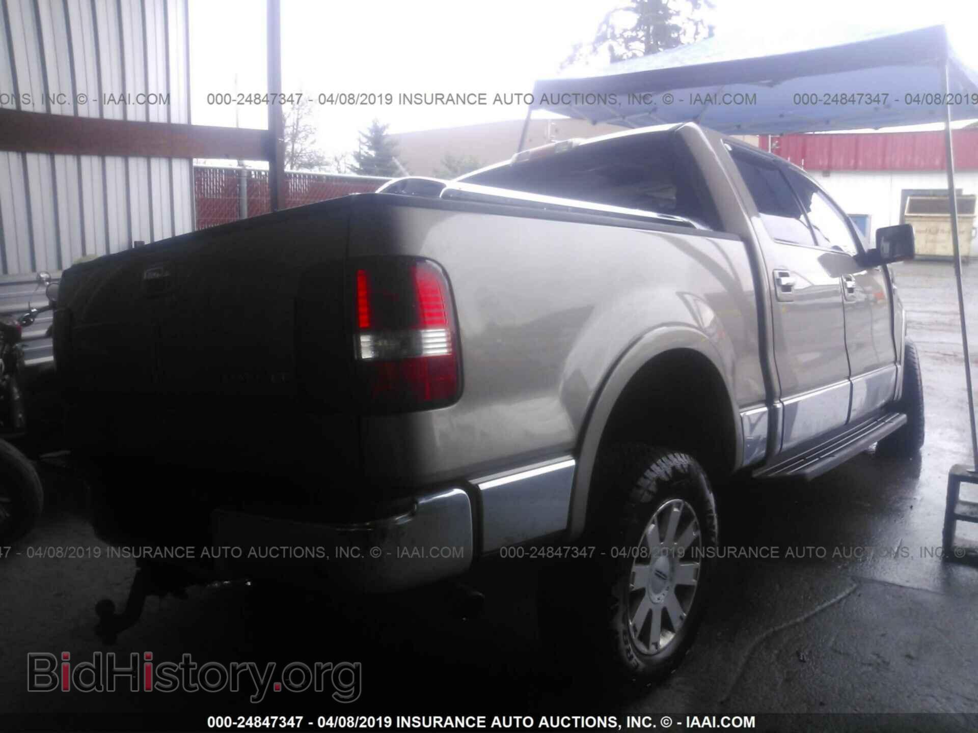 2006 Lincoln Mark LT - VIN: 5LTPW18596FJ00359 - Фото 4