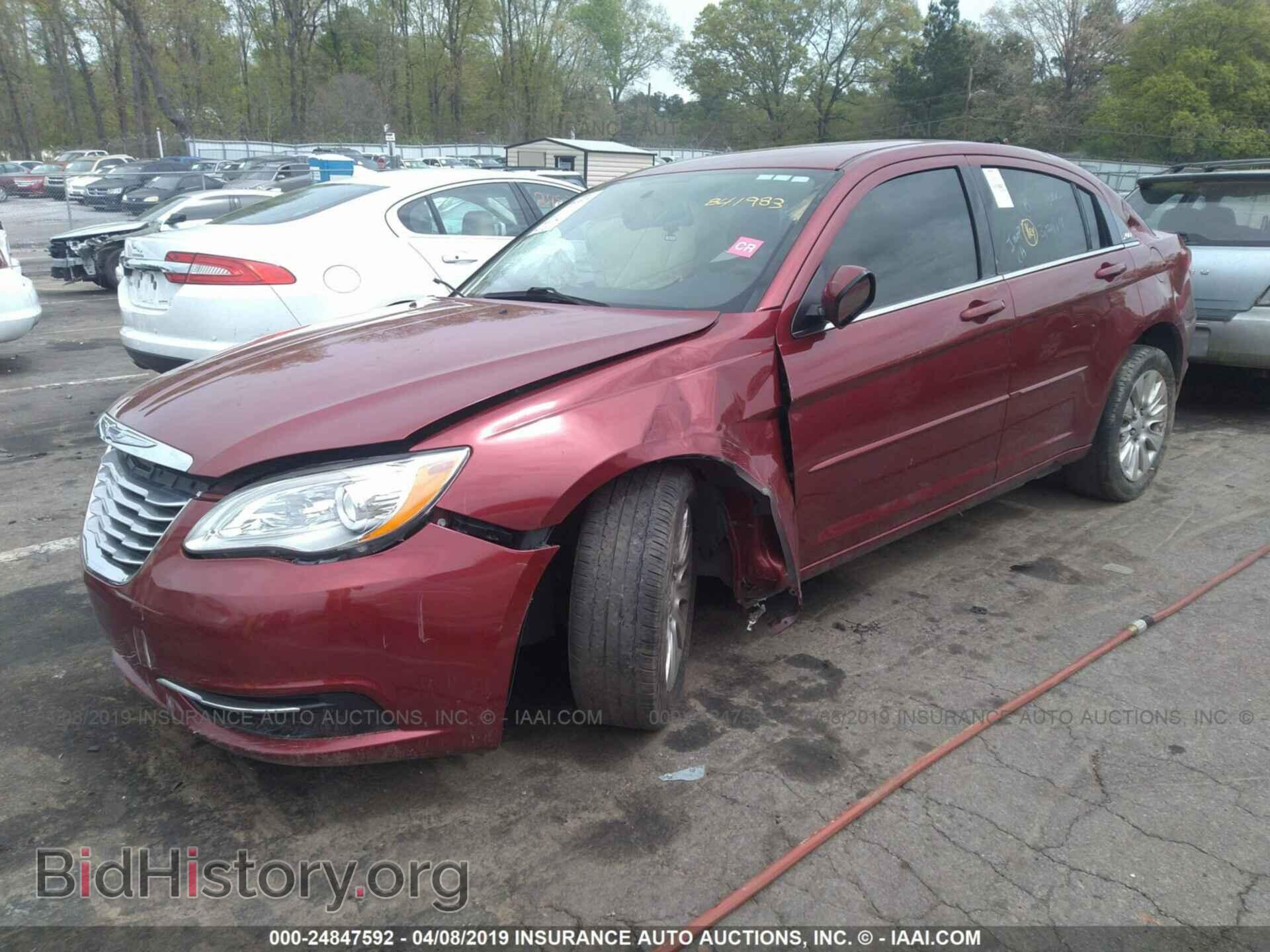 2013 CHRYSLER 200 - VIN: 1C3CCBABXDN588468 - Фото 2