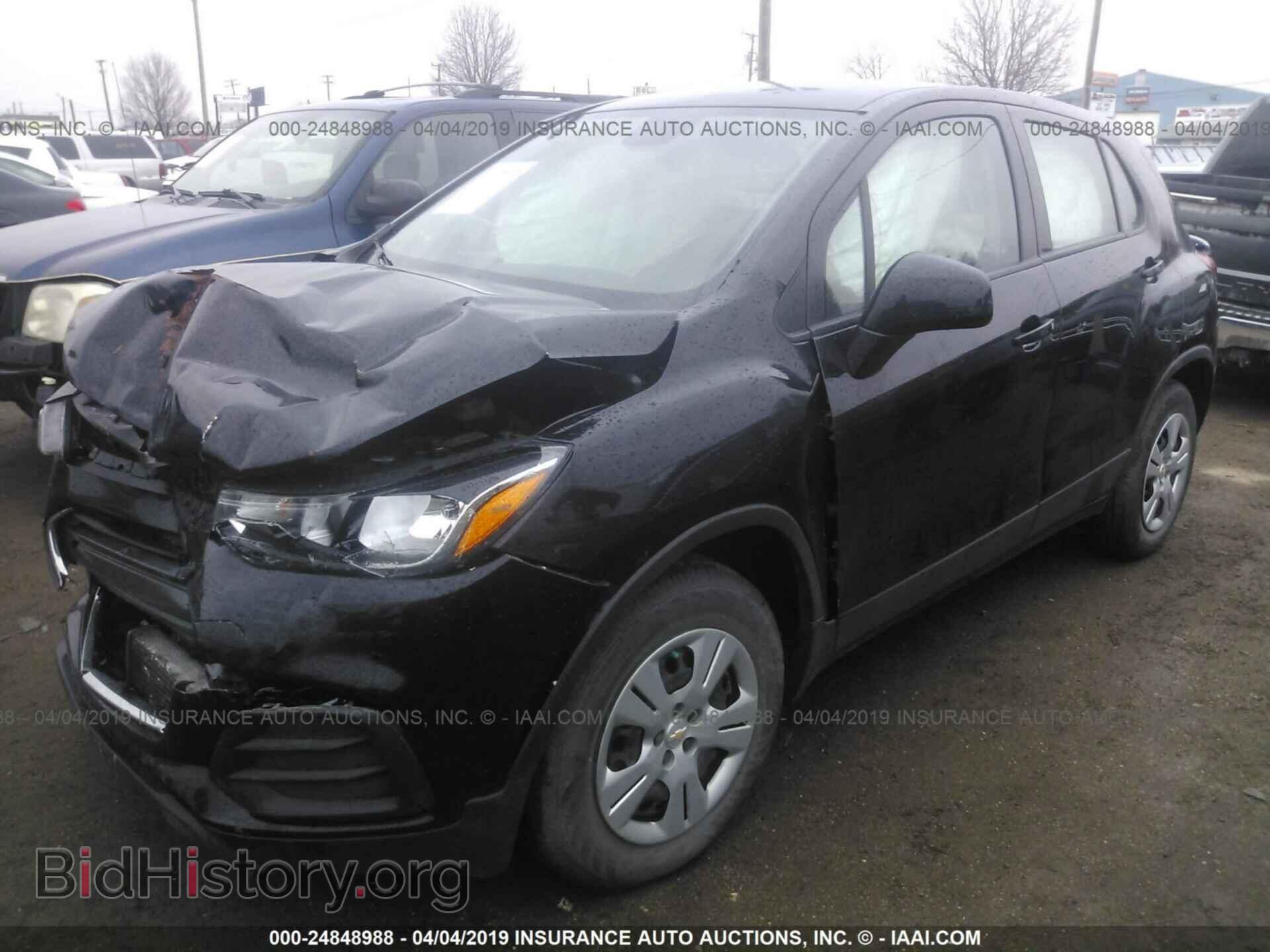 2017 CHEVROLET TRAX - VIN: 3GNCJKSB3HL258619 - Фото 2