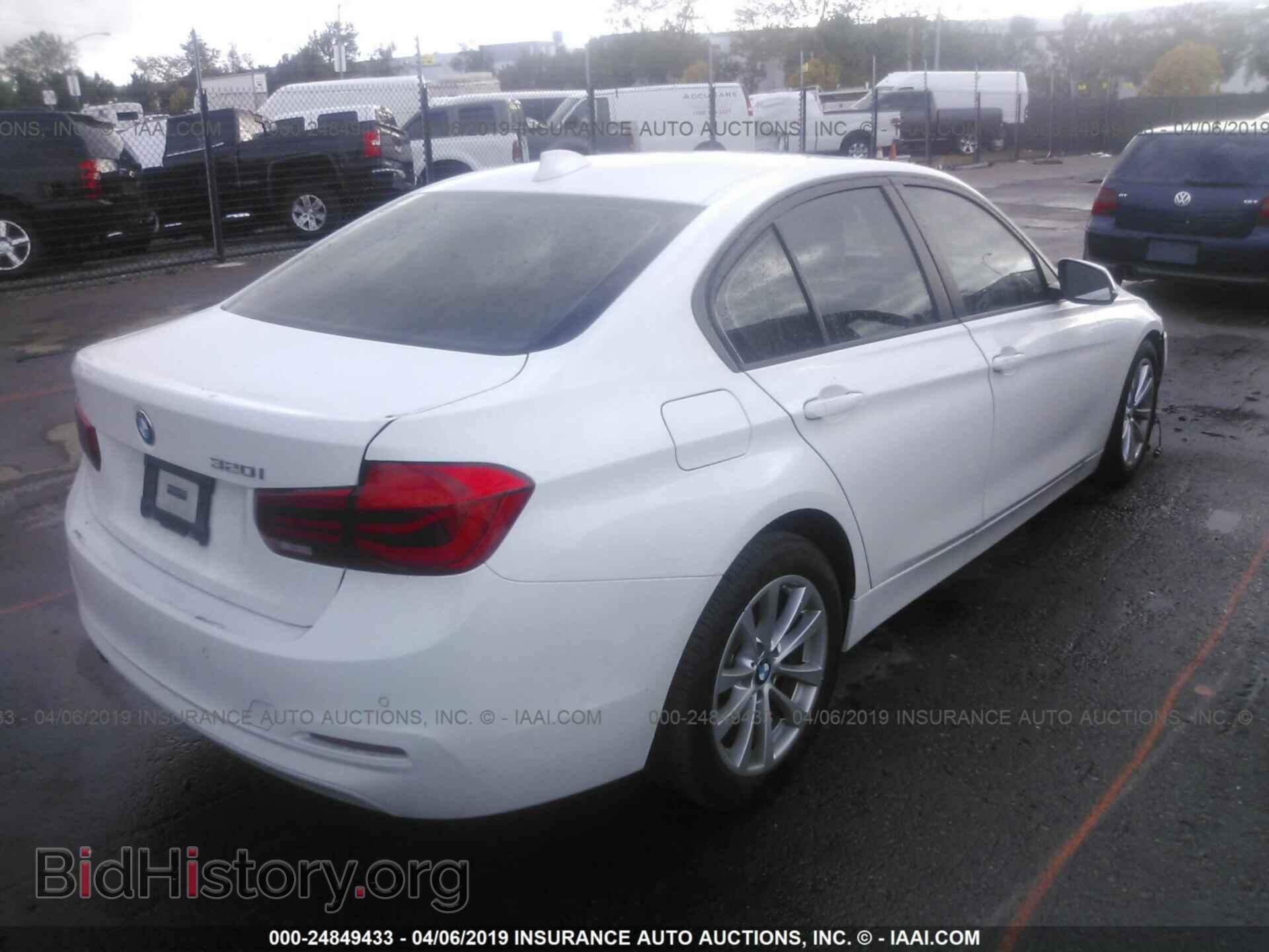 2016 BMW 320 - VIN: WBA8E1G5XGNU12044 - Photo 4