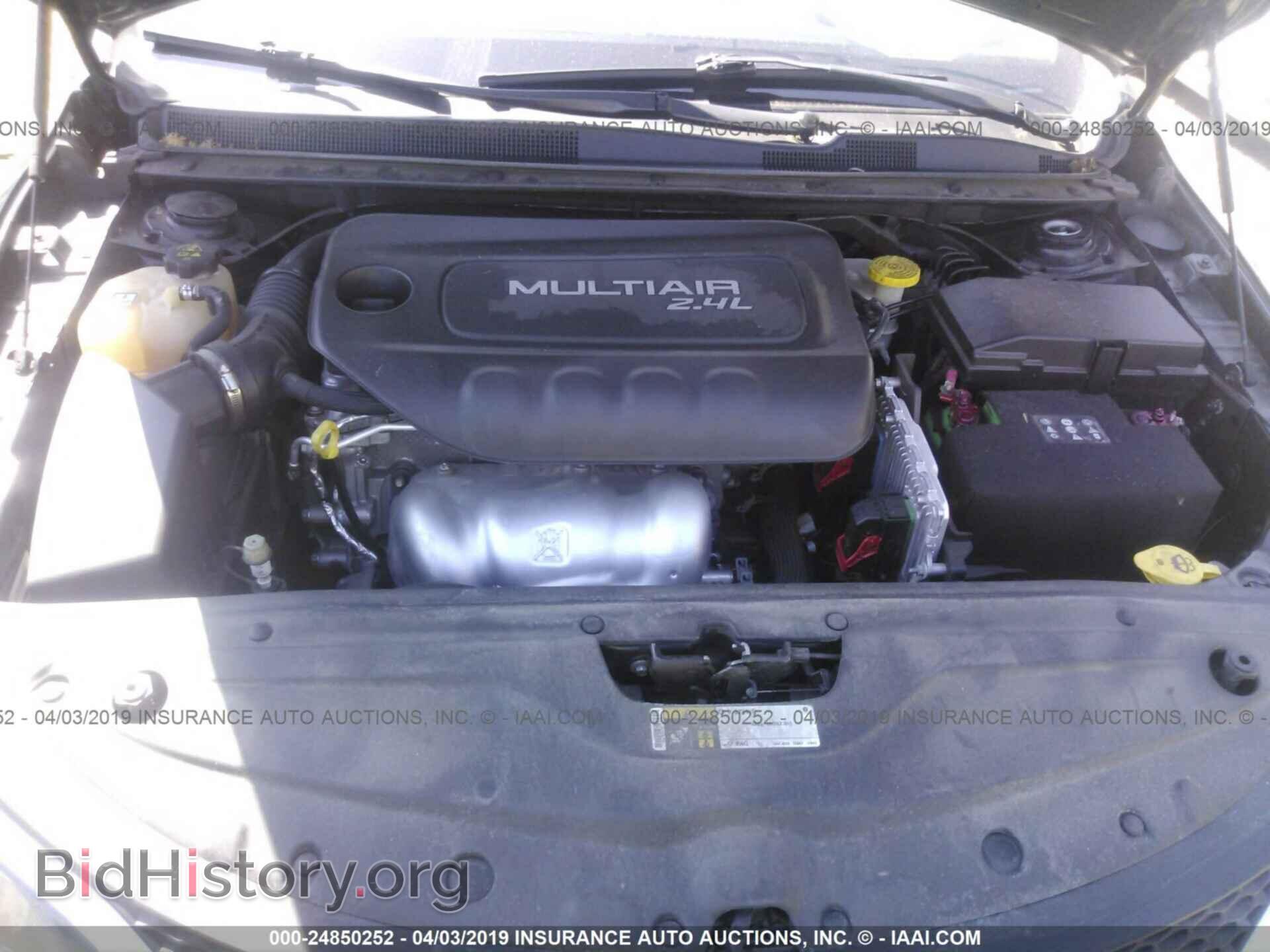2016 CHRYSLER 200 - VIN: 1C3CCCAB8GN157394 - Фото 10