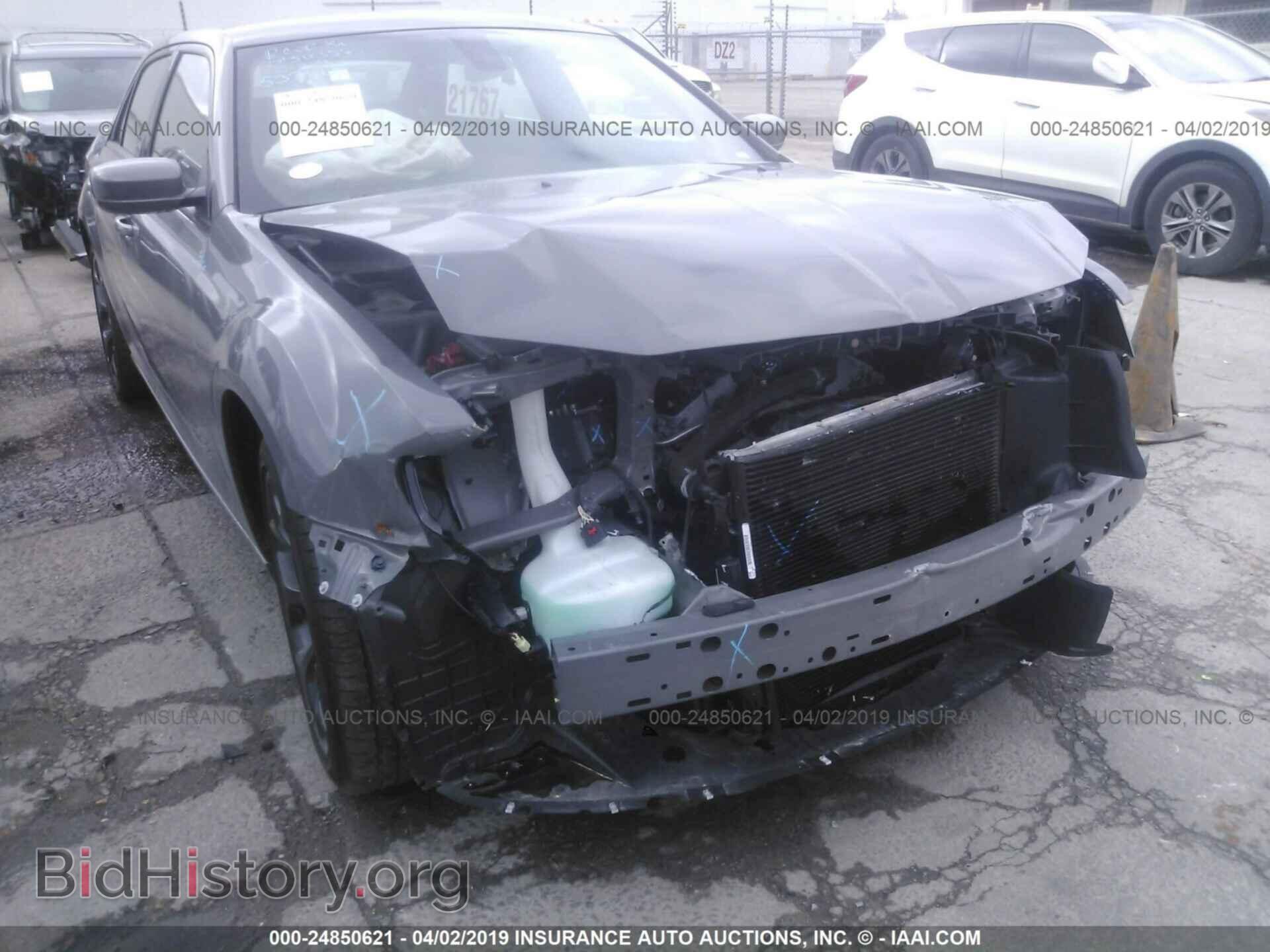 2019 CHRYSLER 300 - VIN: 2C3CCABG8KH533608 - Фото 6