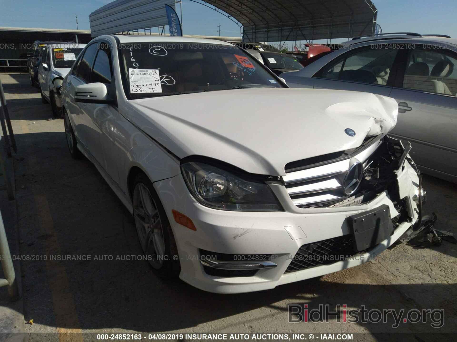 Photo WDDGF4HB4DA779760 - MERCEDES-BENZ C 2013