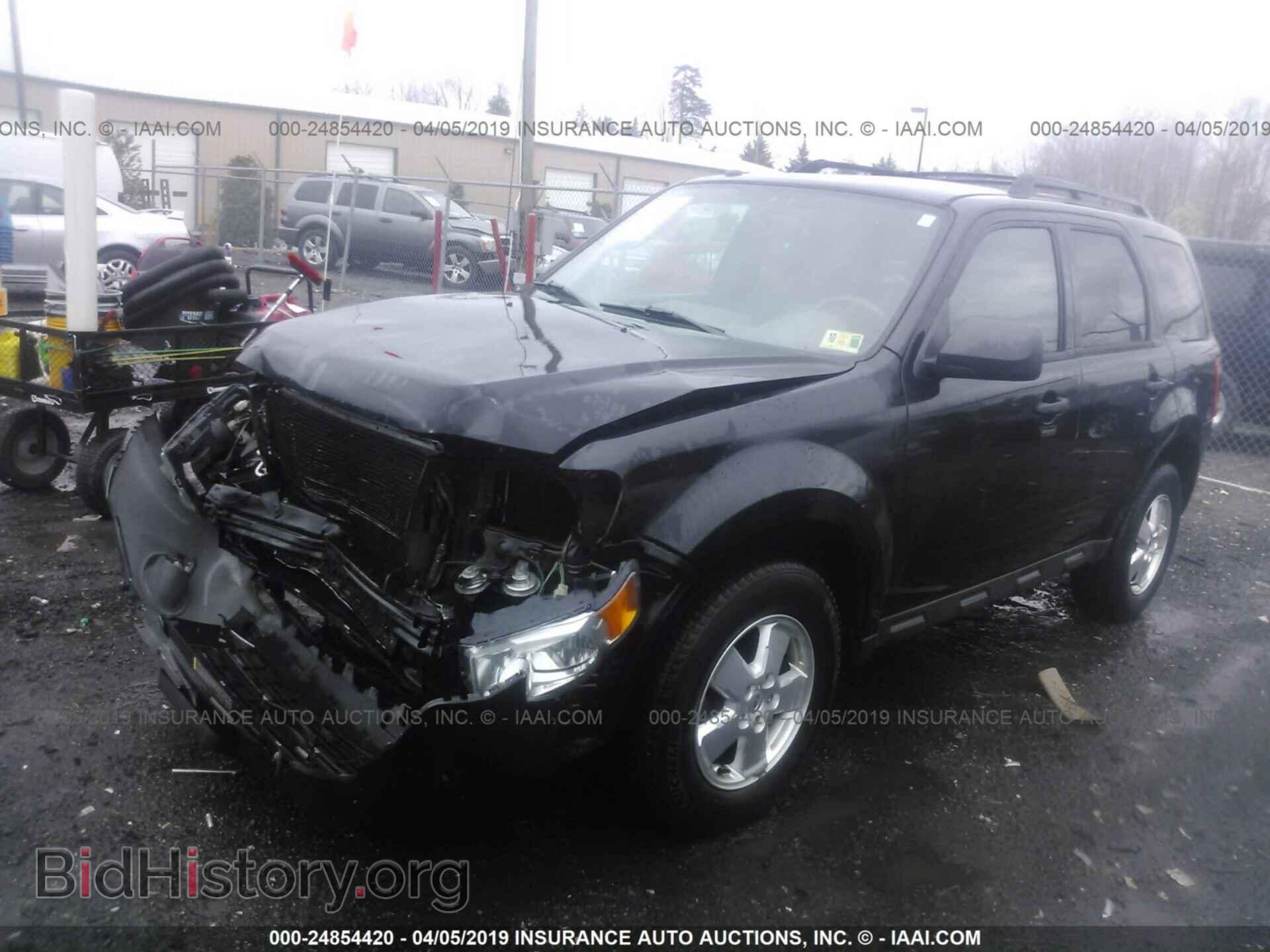 2011 FORD ESCAPE - VIN: 1FMCU0D77BKC60567 - Photo 2