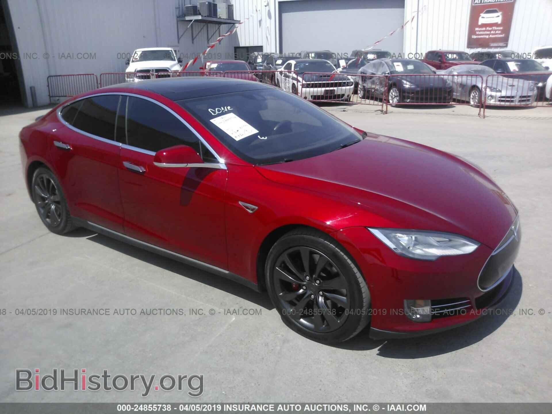 Фотография 5YJSA1H28FF081325 - TESLA MODEL S 2015